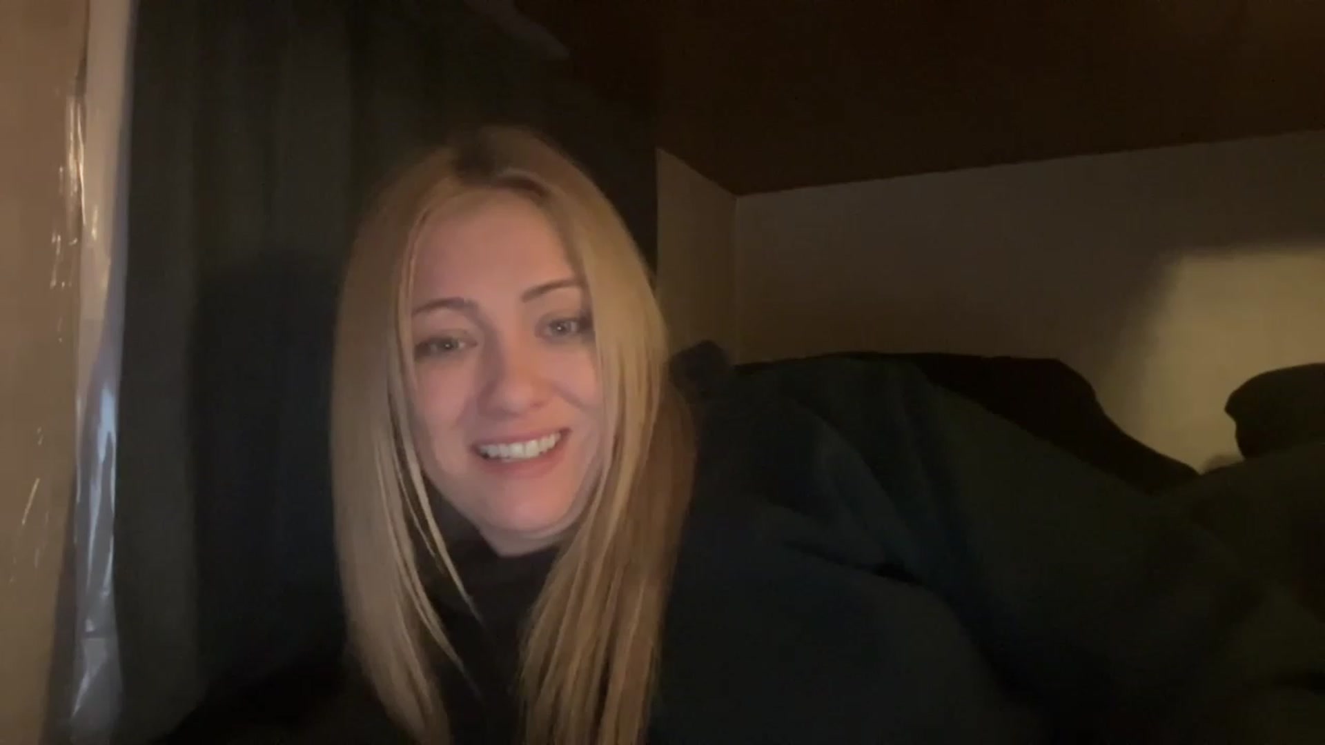 Gallery image thumbnail from Bella_Online's myfreecams stream on, 12/04/2022, 10:00 image 5 of 20
