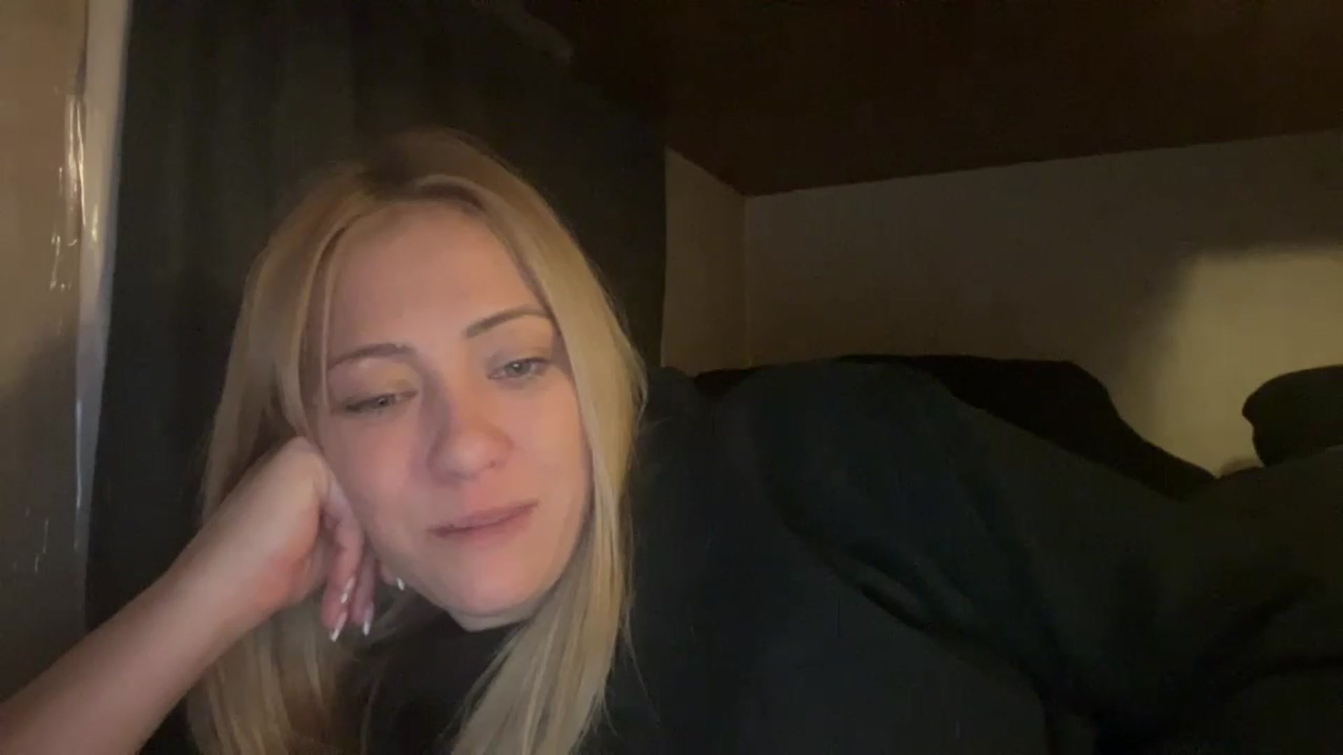 Gallery image thumbnail from Bella_Online's myfreecams stream on, 12/04/2022, 10:00 image 11 of 20