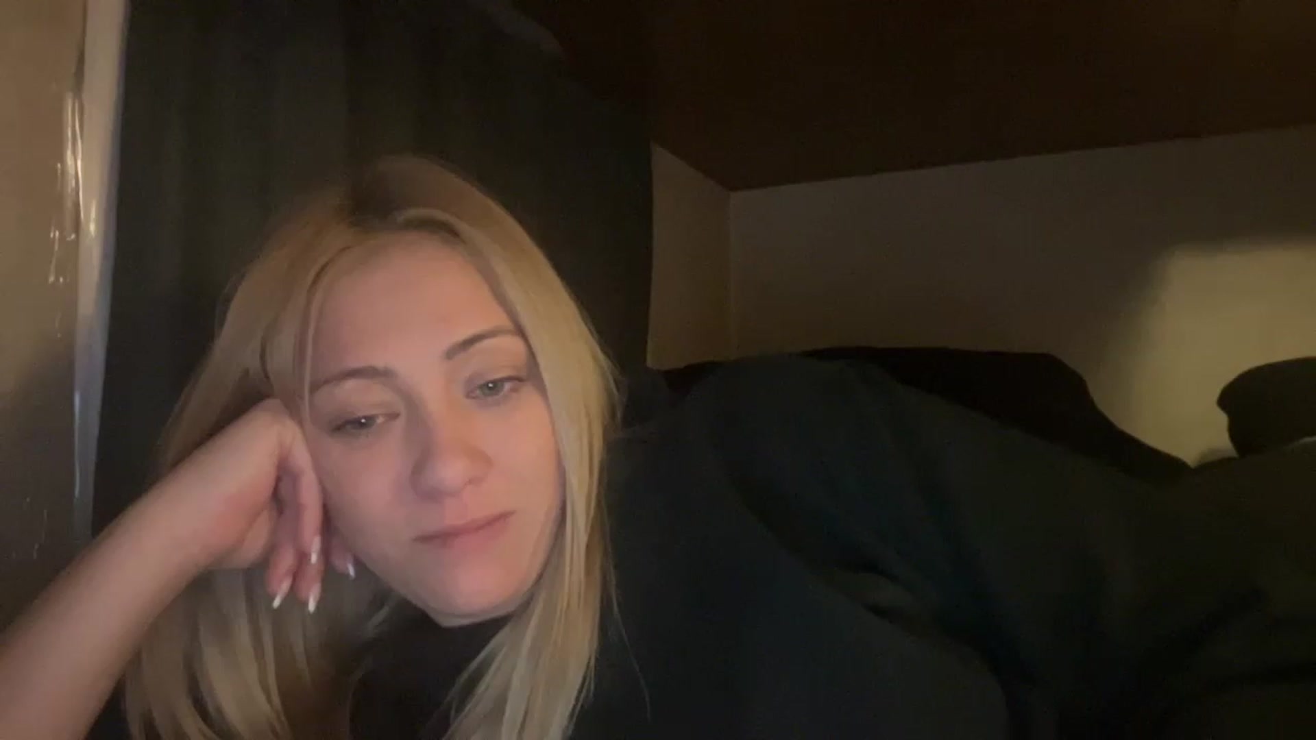 Gallery image thumbnail from Bella_Online's myfreecams stream on, 12/04/2022, 10:00 image 13 of 20