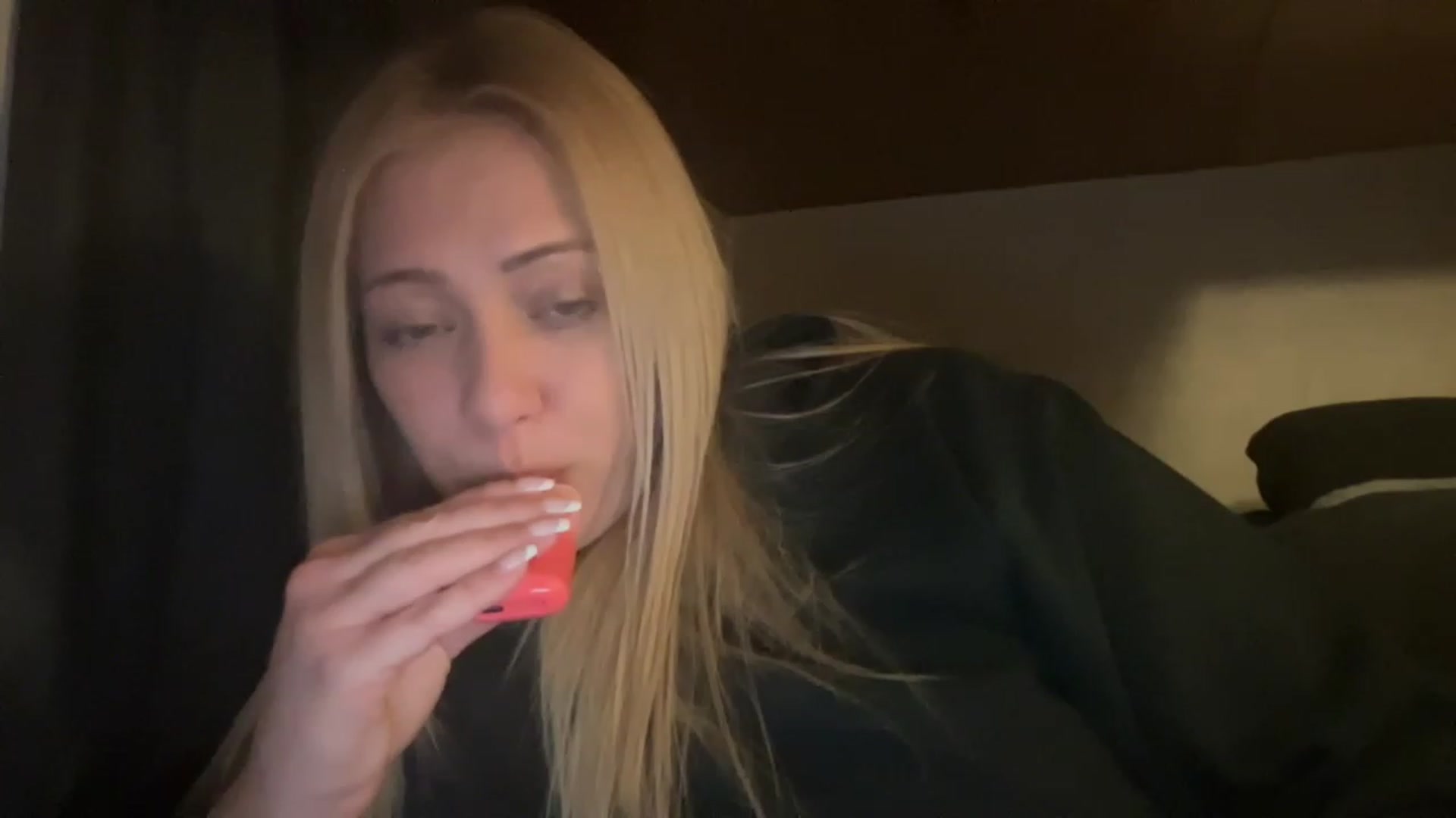Gallery image thumbnail from Bella_Online's myfreecams stream on, 12/04/2022, 10:00 image 3 of 20