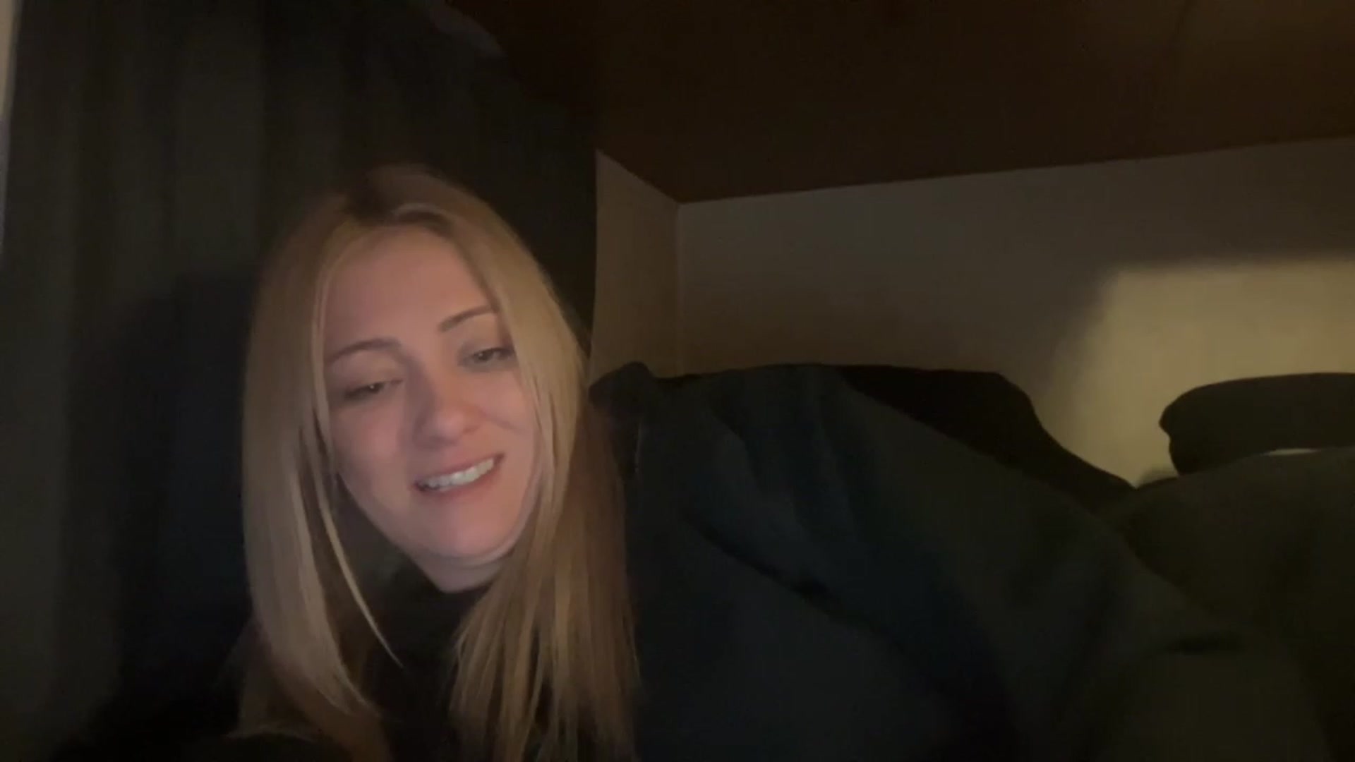 Gallery image thumbnail from Bella_Online's myfreecams stream on, 12/04/2022, 10:00 image 4 of 20