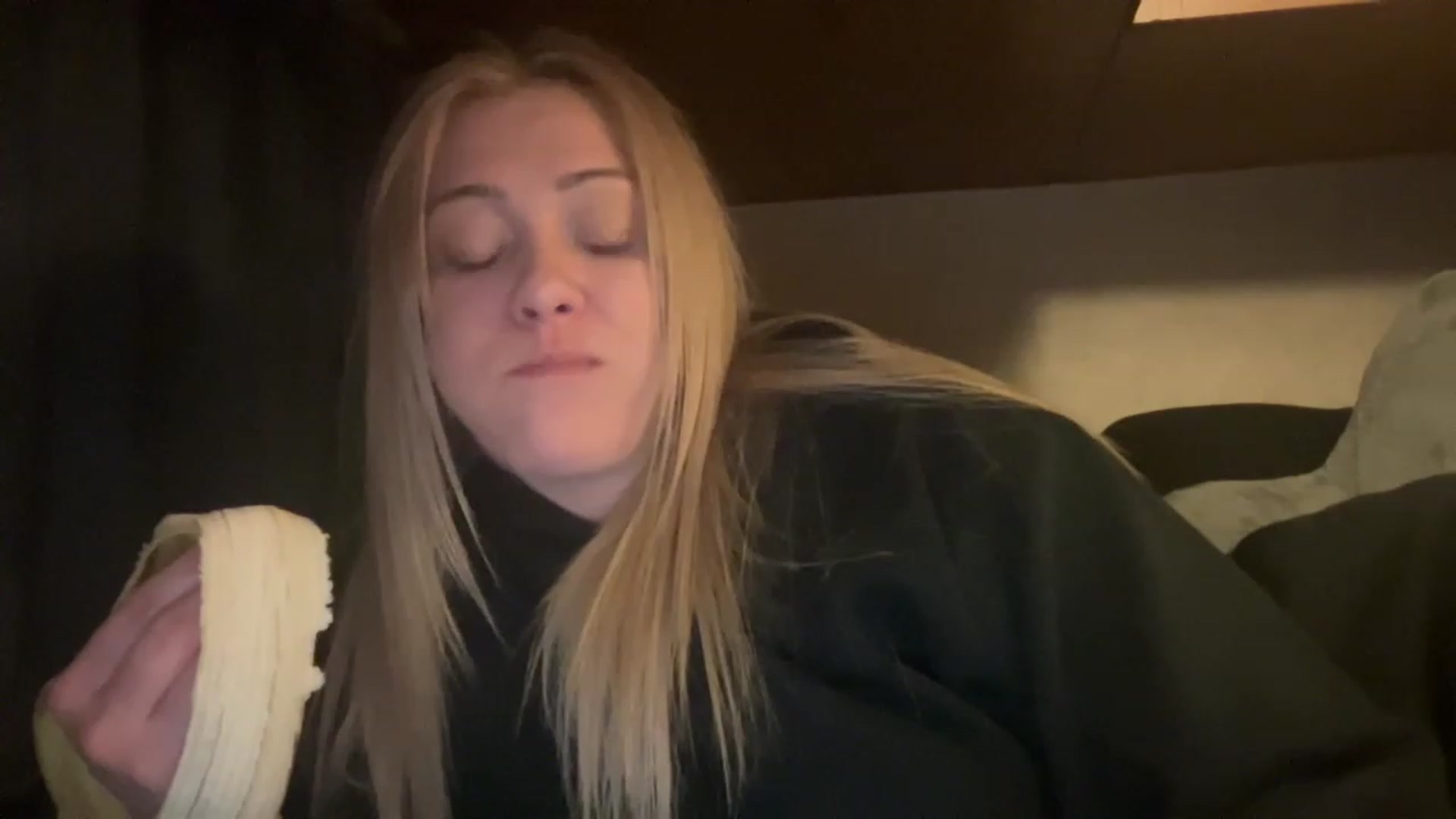 Gallery image thumbnail from Bella_Online's myfreecams stream on, 12/04/2022, 10:00 image 2 of 20