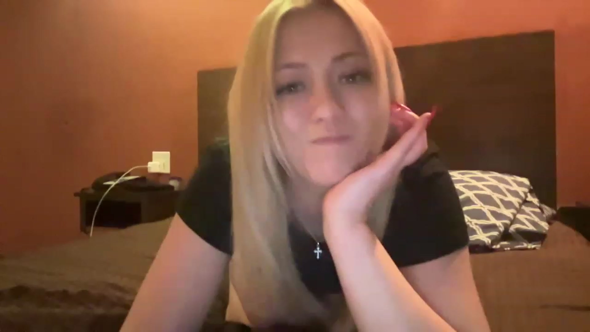 Gallery image thumbnail from Bella_Online's myfreecams stream on, 12/27/2022, 08:57 image 20 of 20