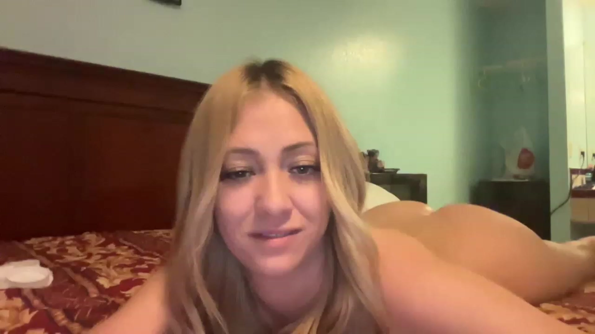 Gallery image thumbnail from Bella_Online's myfreecams stream on, 01/05/2023, 08:20 image 13 of 20