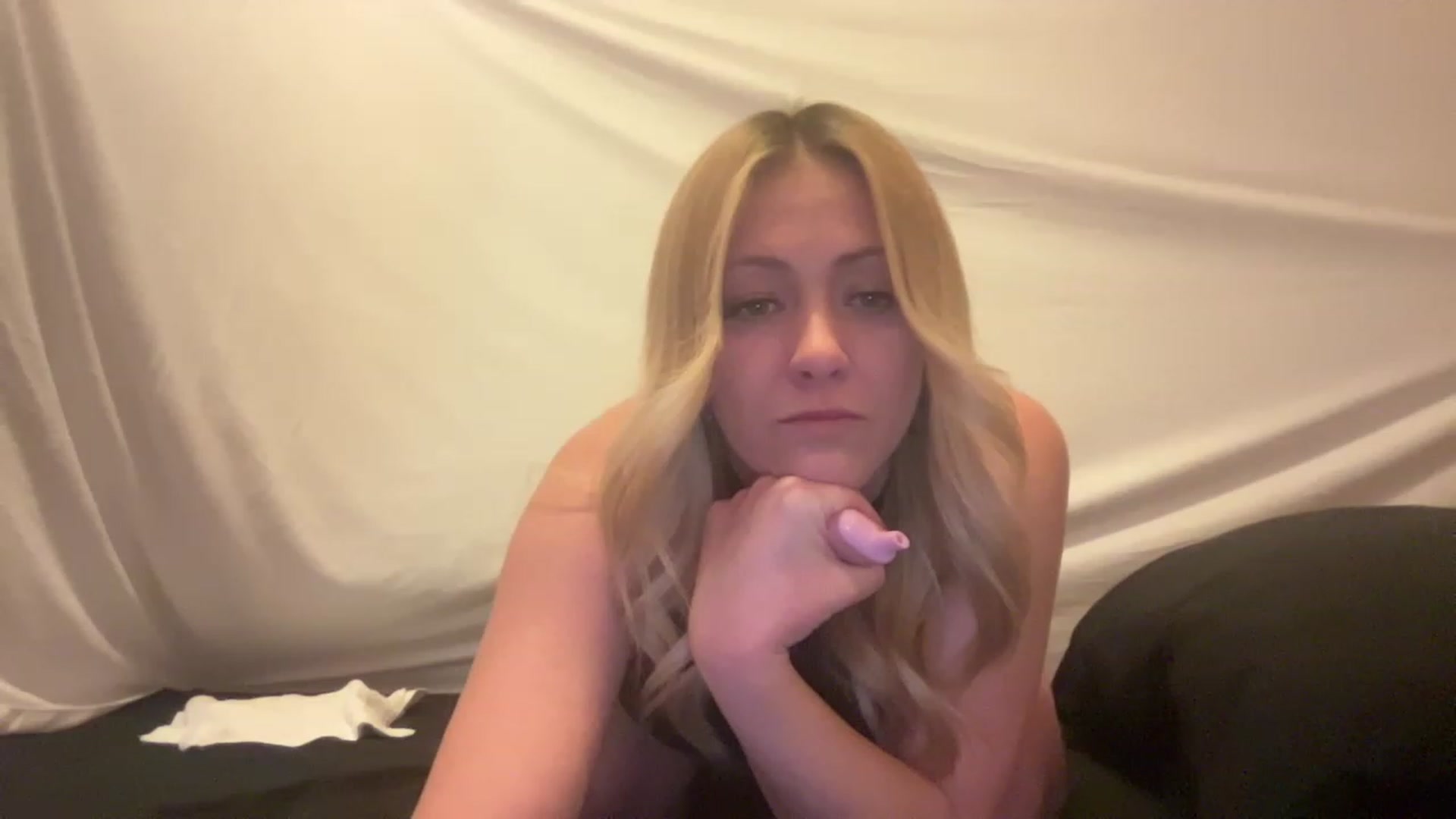 Gallery image thumbnail from Bella_Online's myfreecams stream on, 01/27/2023, 01:46 image 7 of 20