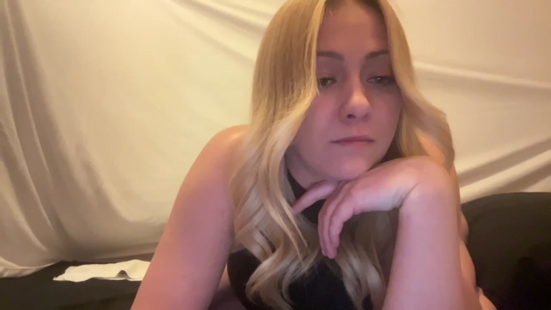 Gallery image thumbnail from Bella_Online's myfreecams stream on, 01/27/2023, 01:46 image 17 of 20