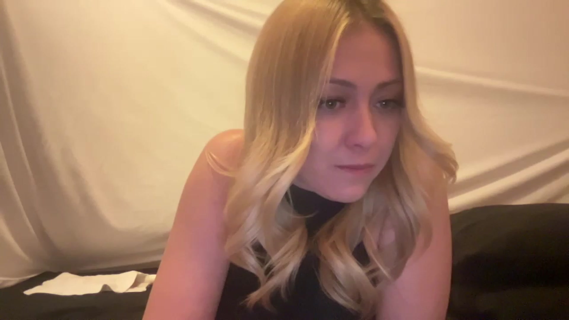Gallery image thumbnail from Bella_Online's myfreecams stream on, 01/27/2023, 02:40 image 1 of 20
