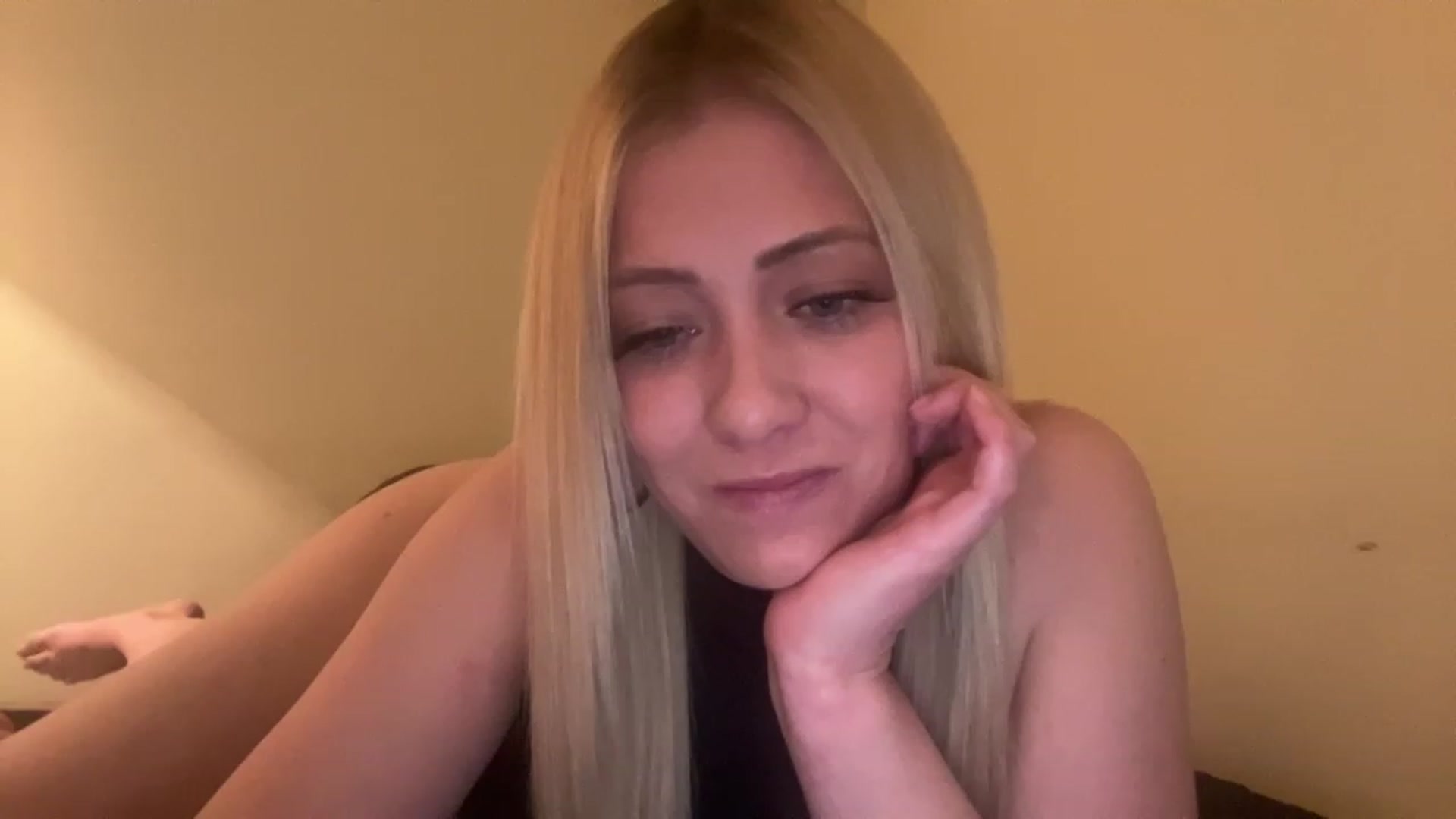 Gallery image thumbnail from Bella_Online's myfreecams stream on, 02/20/2023, 01:11 image 5 of 20
