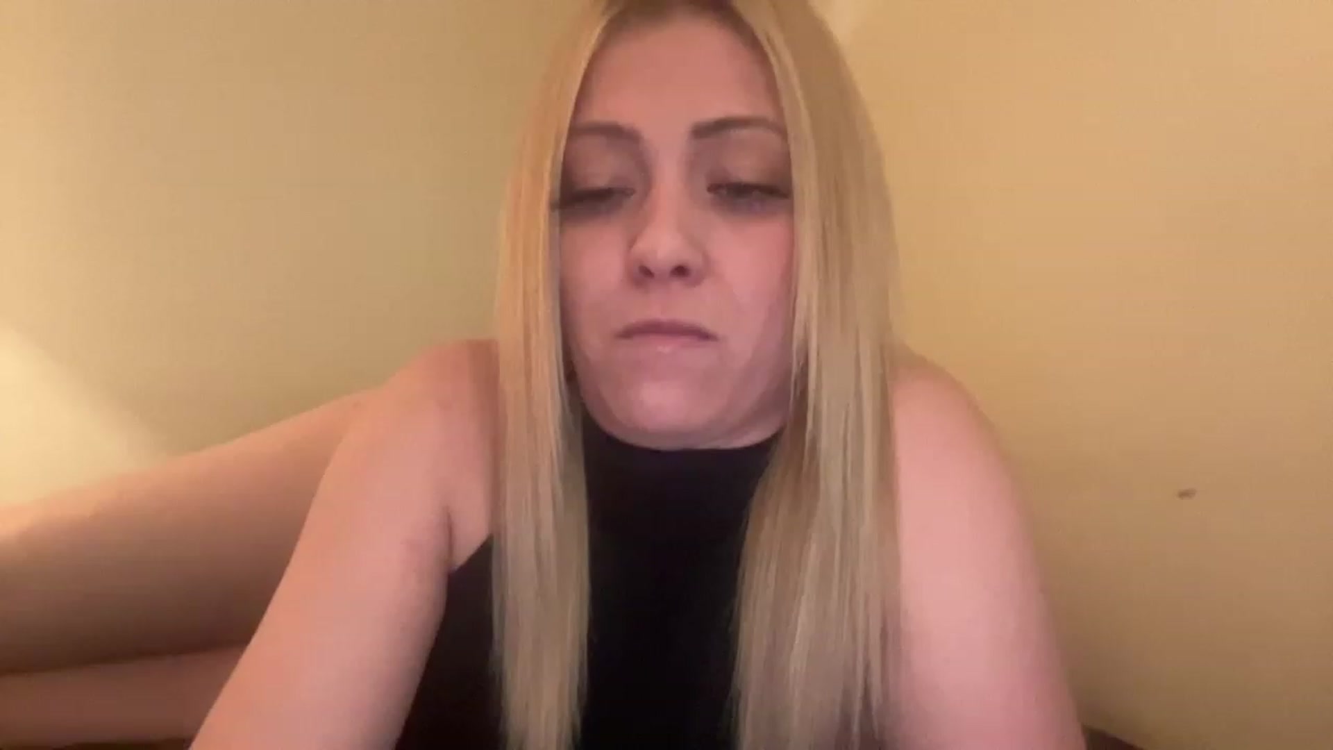 Gallery image thumbnail from Bella_Online's myfreecams stream on, 02/20/2023, 01:11 image 1 of 20