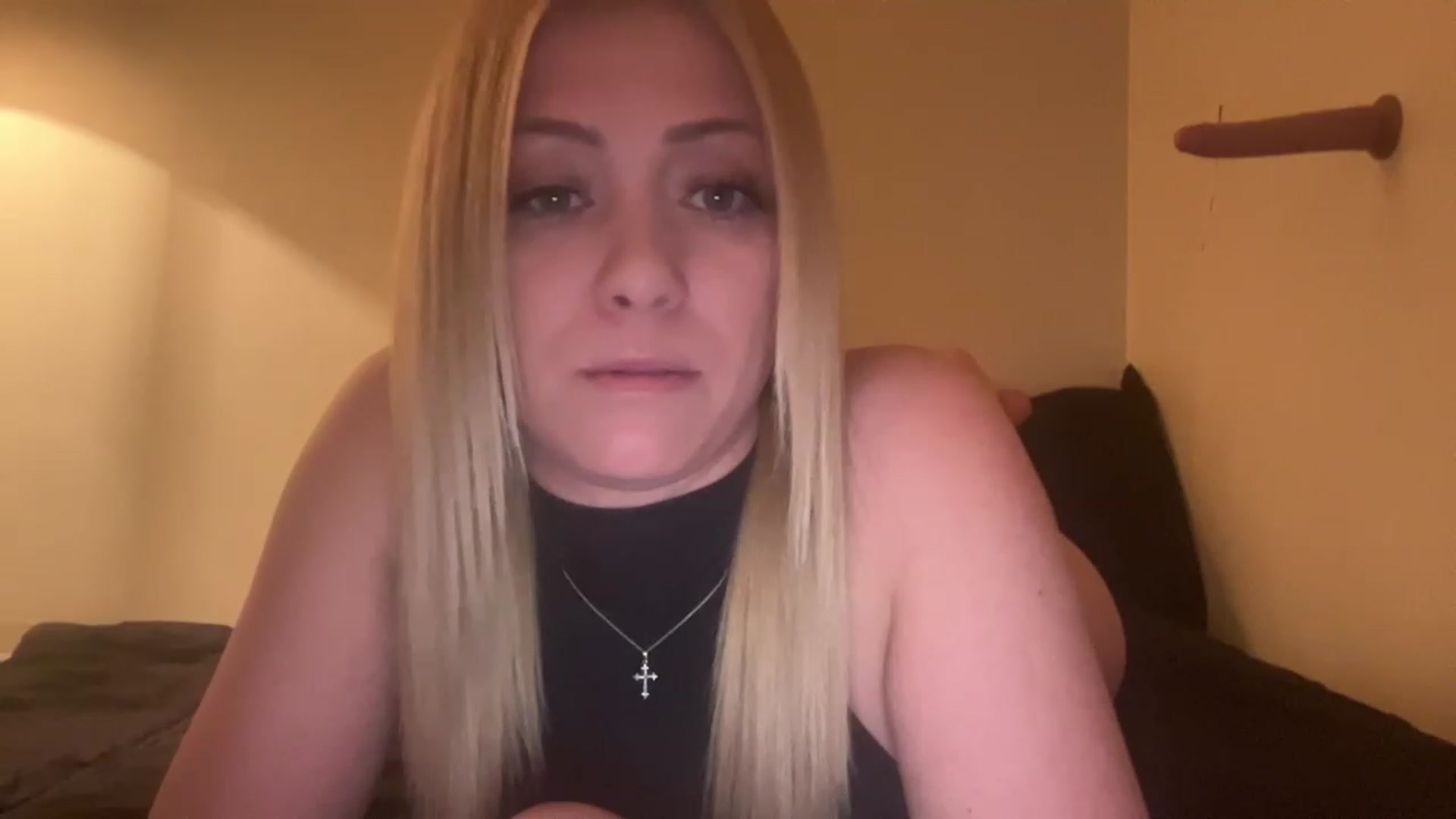 Gallery image thumbnail from Bella_Online's myfreecams stream on, 02/20/2023, 04:57 image 11 of 20