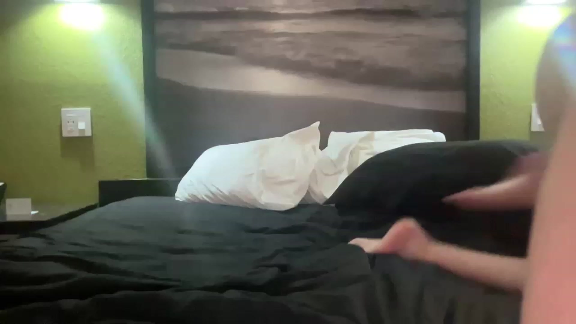 Gallery image thumbnail from Bella_Online's myfreecams stream on, 02/23/2023, 08:56 image 4 of 20