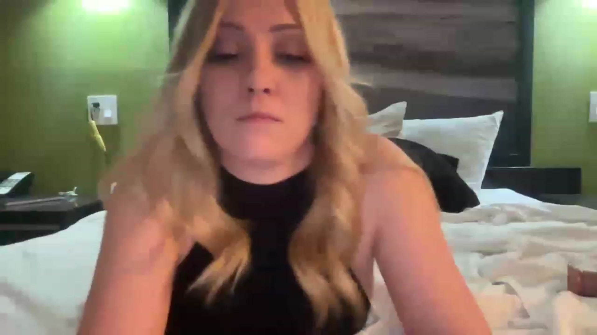 Gallery image thumbnail from Bella_Online's myfreecams stream on, 02/26/2023, 07:36 image 7 of 20