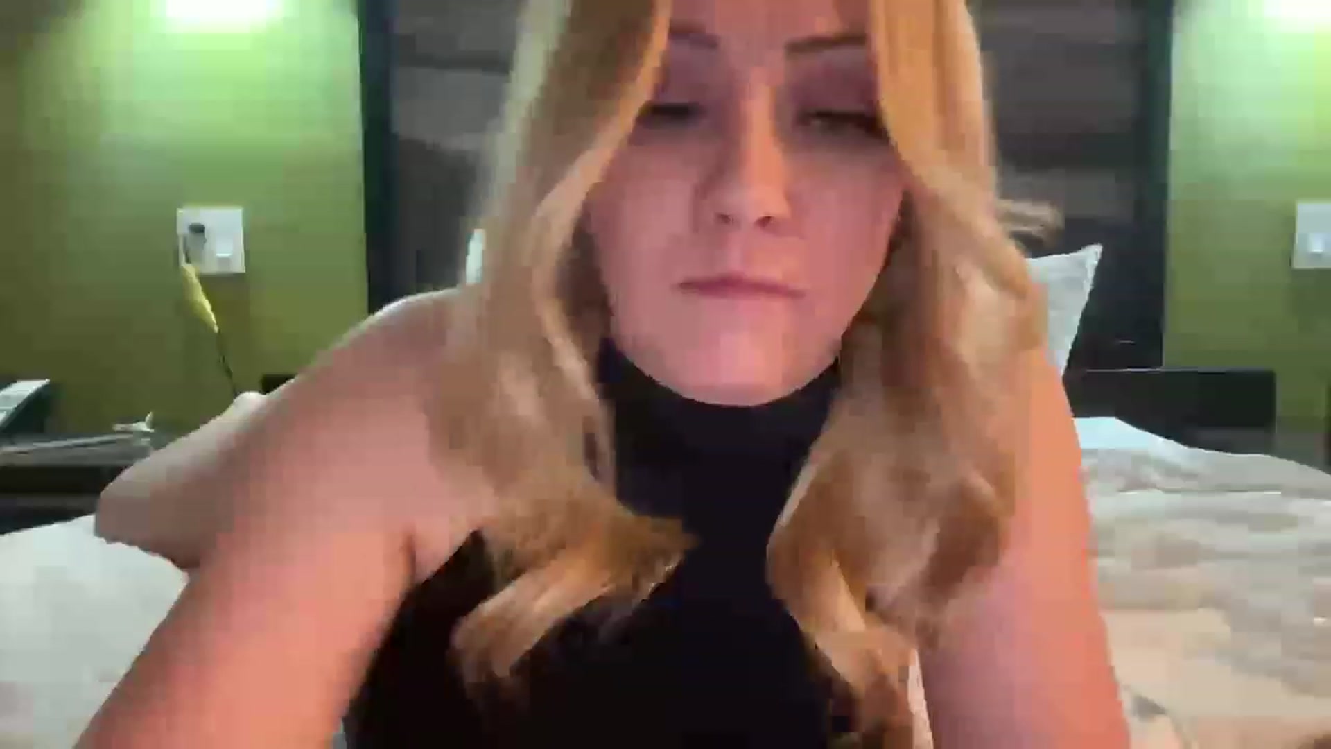 Gallery image thumbnail from Bella_Online's myfreecams stream on, 02/26/2023, 08:14 image 18 of 20