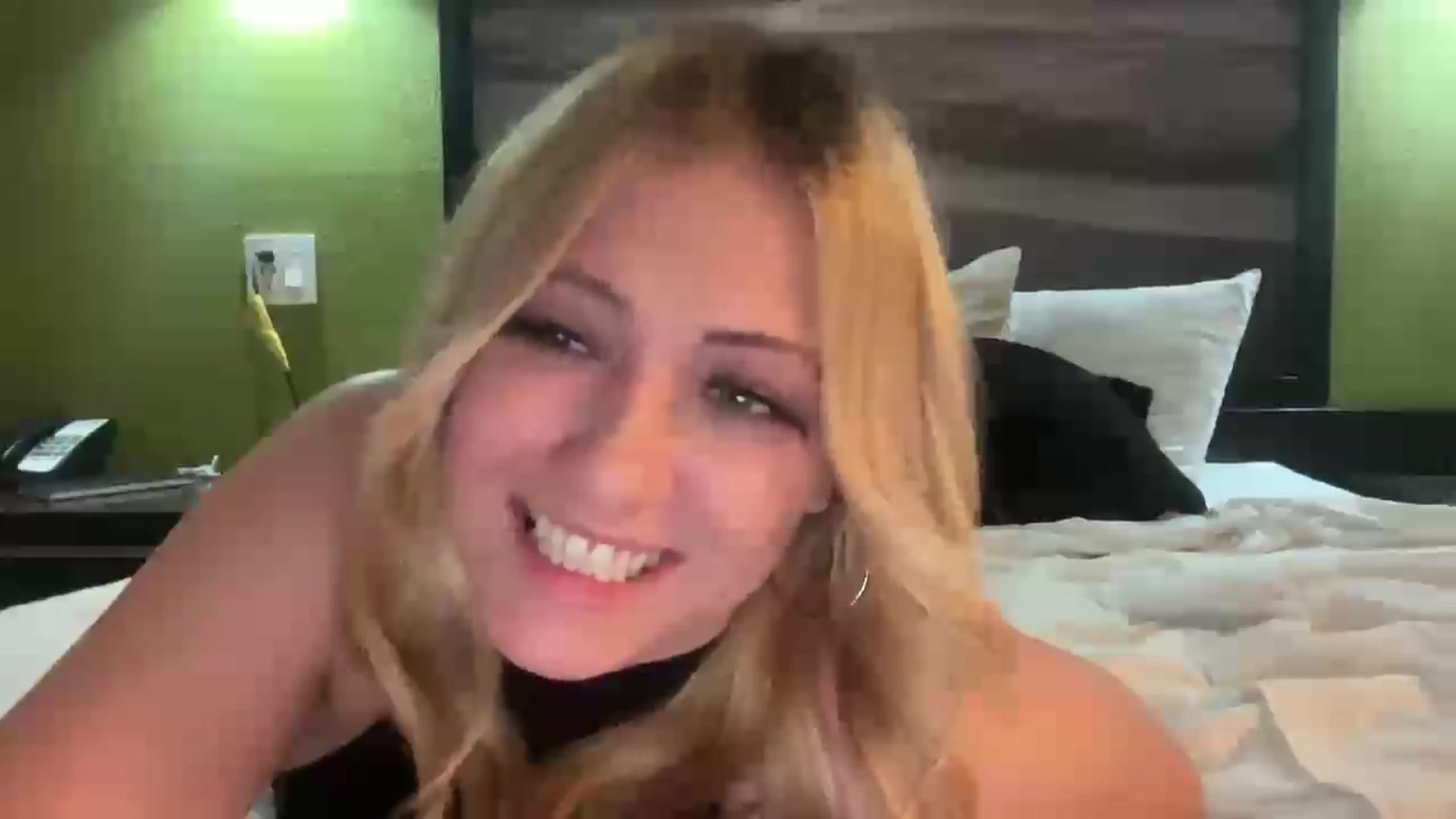 Gallery image thumbnail from Bella_Online's myfreecams stream on, 02/26/2023, 08:14 image 7 of 20