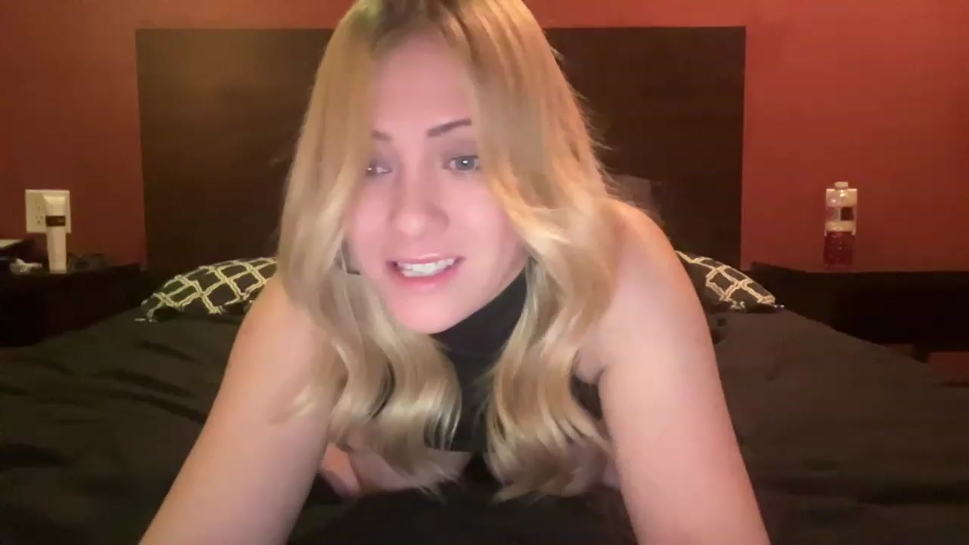 Gallery image thumbnail from Bella_Online's myfreecams stream on, 02/28/2023, 10:37 image 10 of 20
