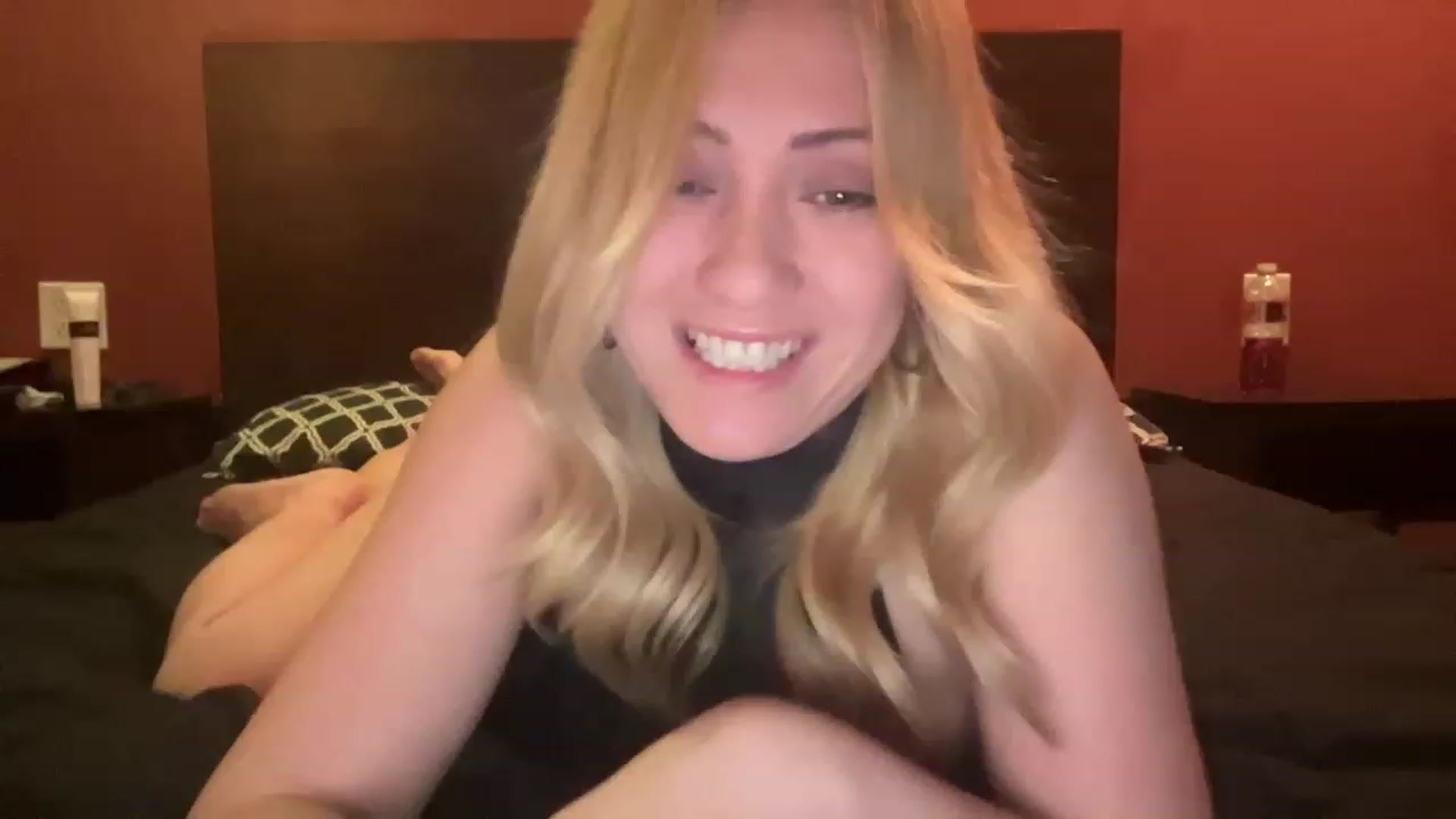 Gallery image thumbnail from Bella_Online's myfreecams stream on, 02/28/2023, 10:37 image 11 of 20