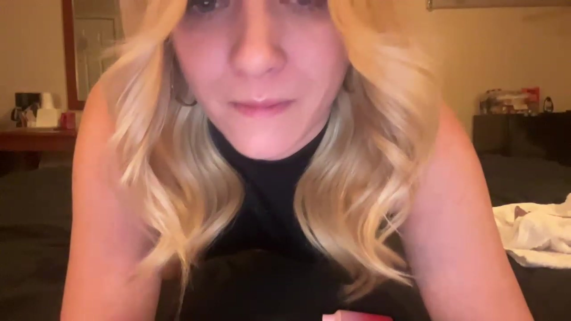 Gallery image thumbnail from Bella_Online's myfreecams stream on, 03/03/2023, 10:40 image 13 of 20