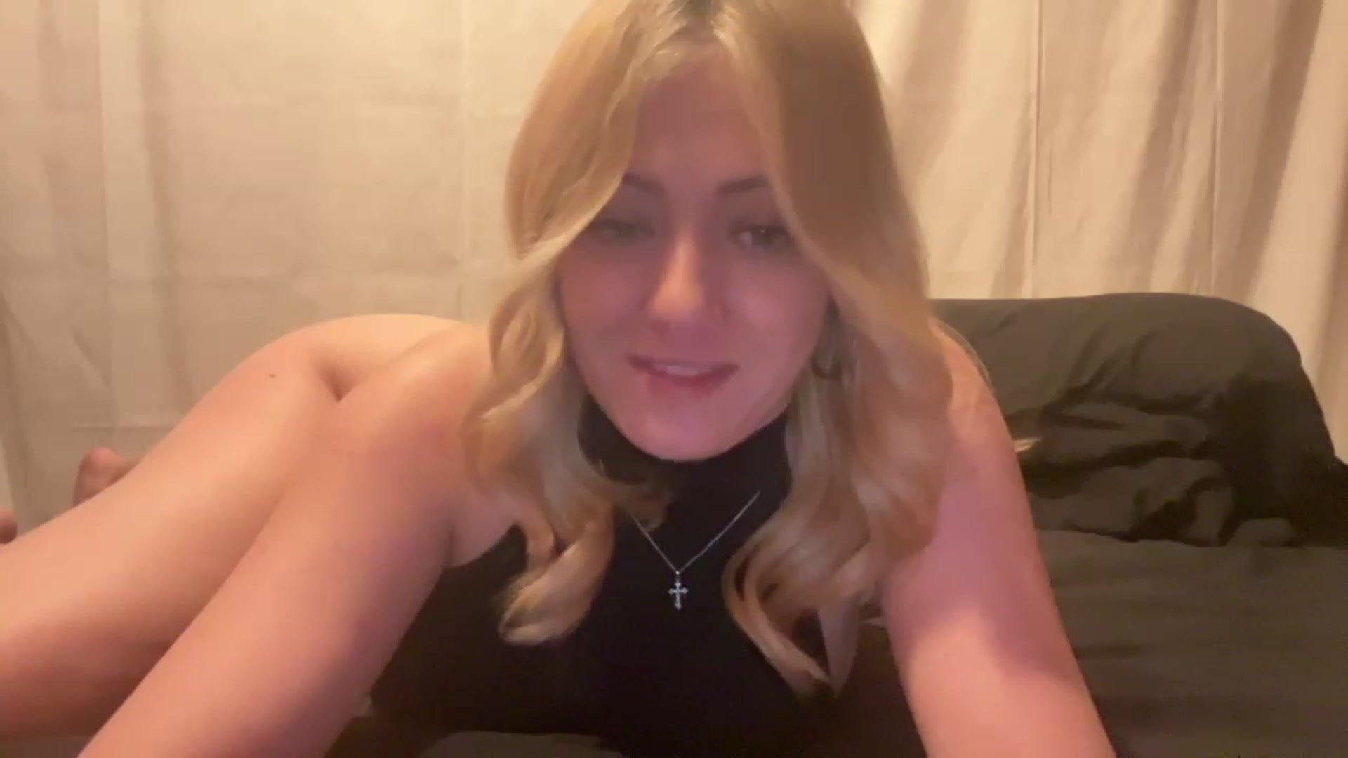 Gallery image thumbnail from Bella_Online's myfreecams stream on, 03/30/2023, 03:21 image 10 of 20