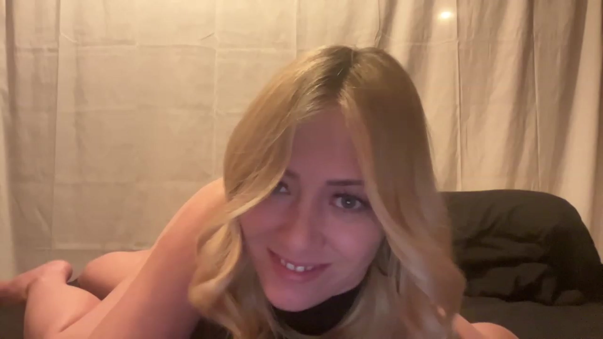 Gallery image thumbnail from Bella_Online's myfreecams stream on, 03/30/2023, 03:21 image 19 of 20