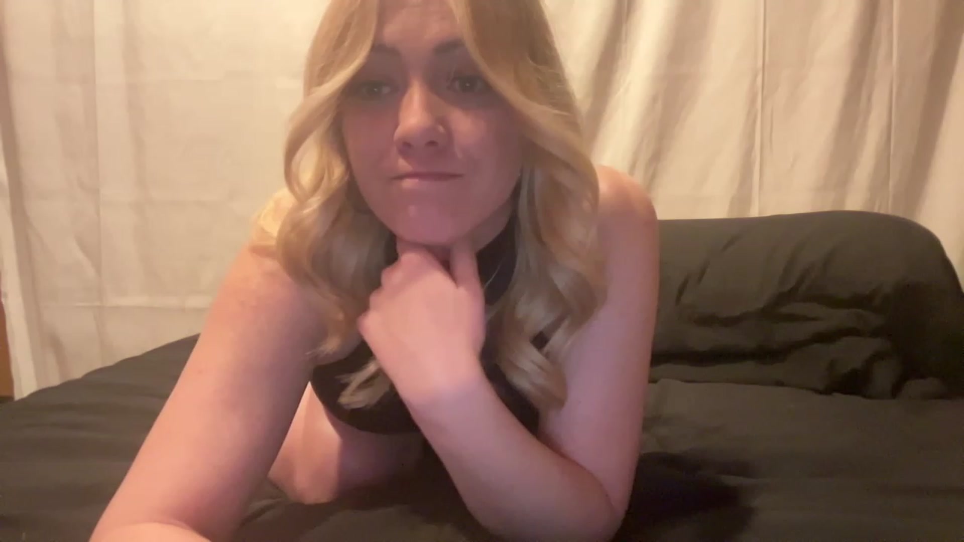 Gallery image thumbnail from Bella_Online's myfreecams stream on, 03/30/2023, 03:21 image 5 of 20