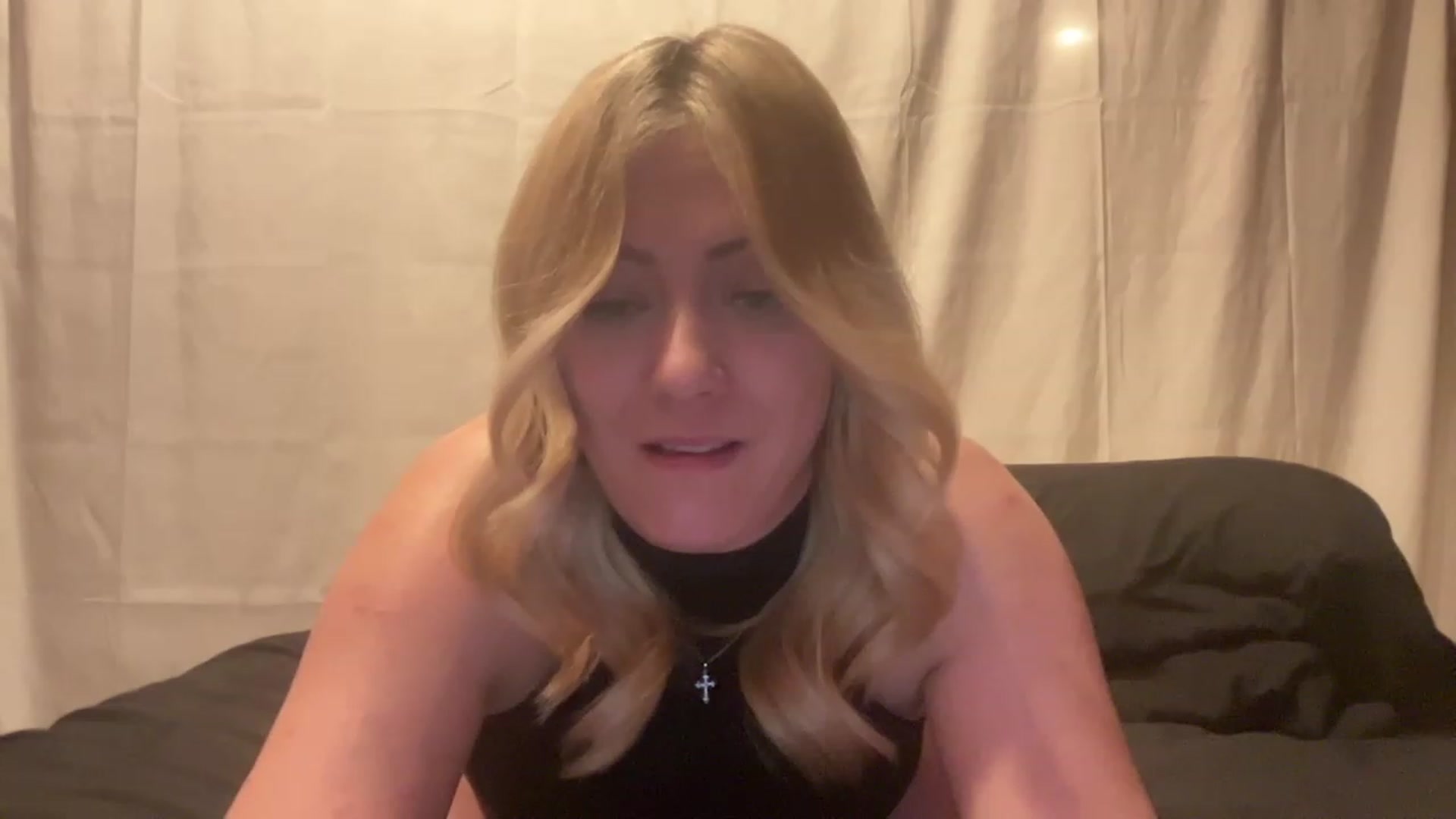 Gallery image thumbnail from Bella_Online's myfreecams stream on, 03/30/2023, 03:21 image 17 of 20