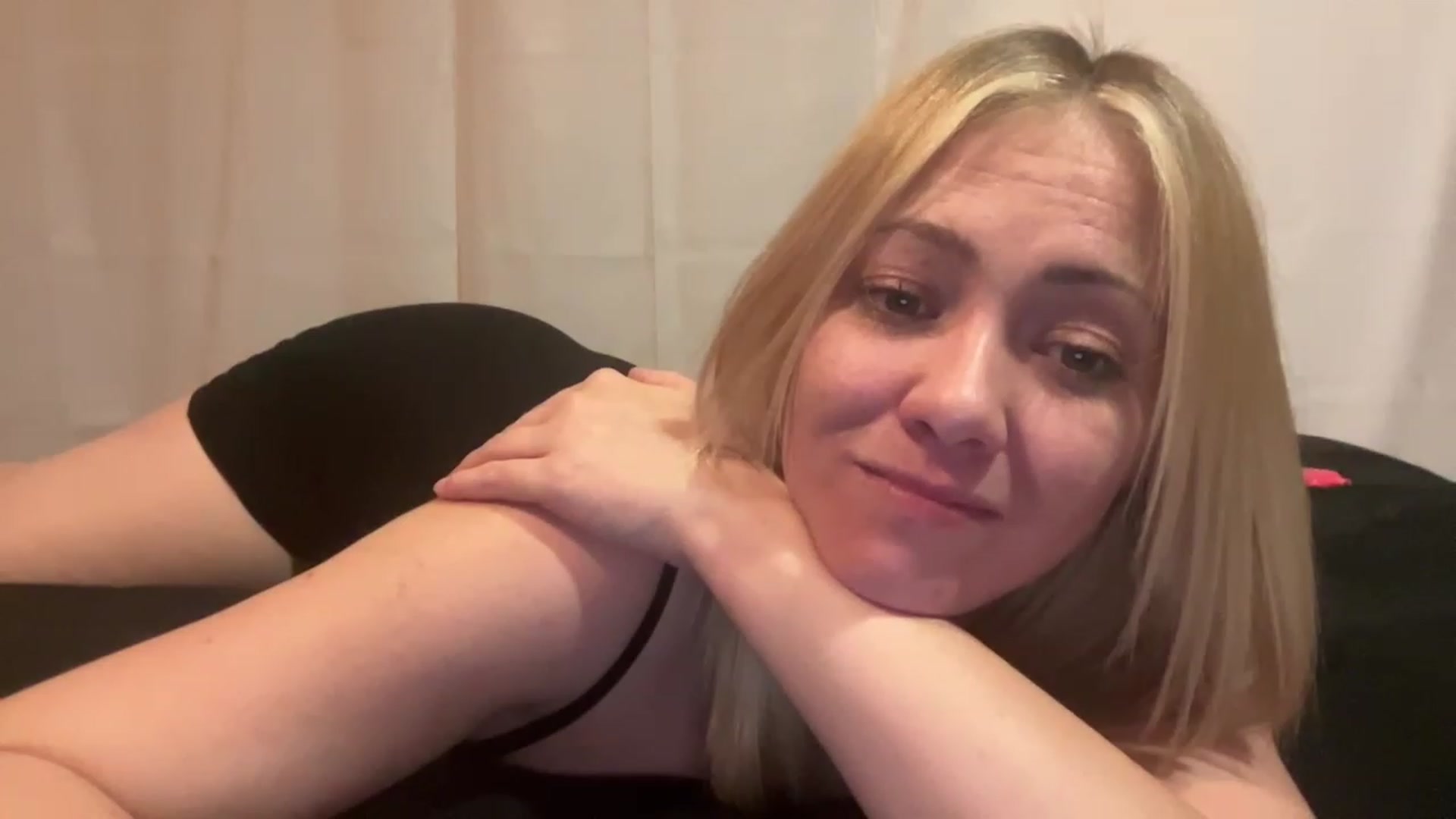 Gallery image thumbnail from Bella_Online's myfreecams stream on, 04/02/2023, 10:13 image 19 of 20