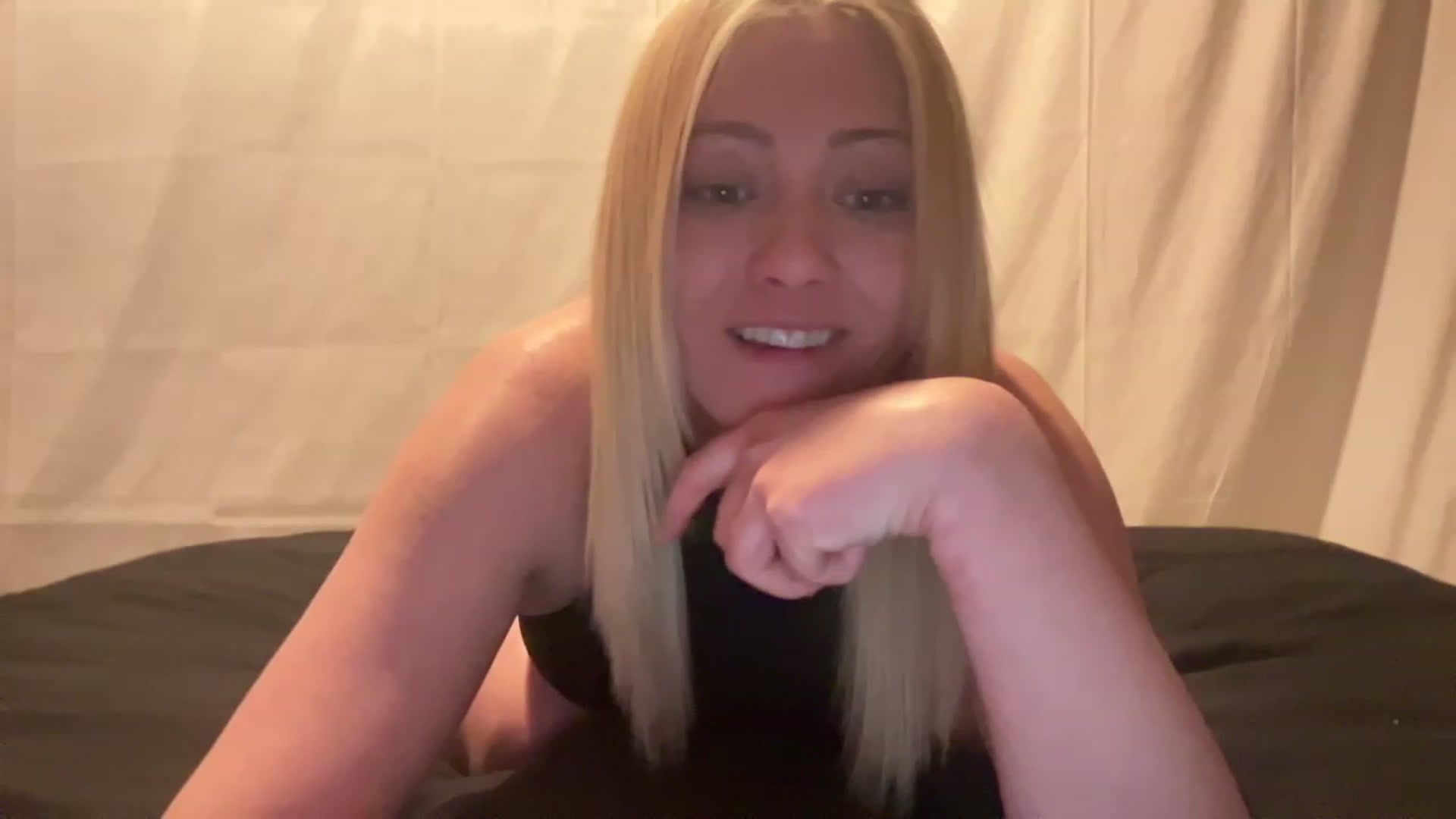 Gallery image thumbnail from Bella_Online's myfreecams stream on, 04/04/2023, 06:26 image 13 of 20