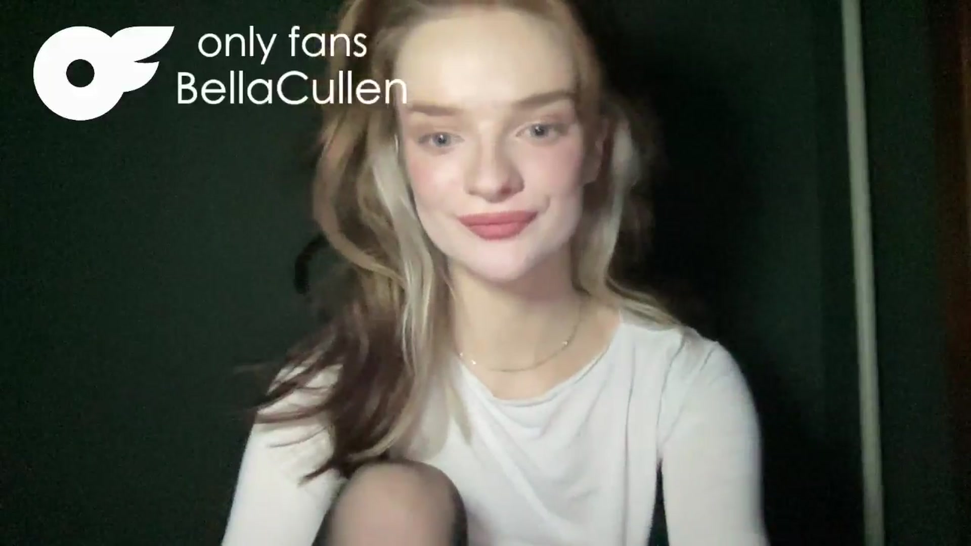 Gallery image thumbnail from Bella__Cullen's myfreecams stream on, 05/25/2024, 20:18 image 15 of 20