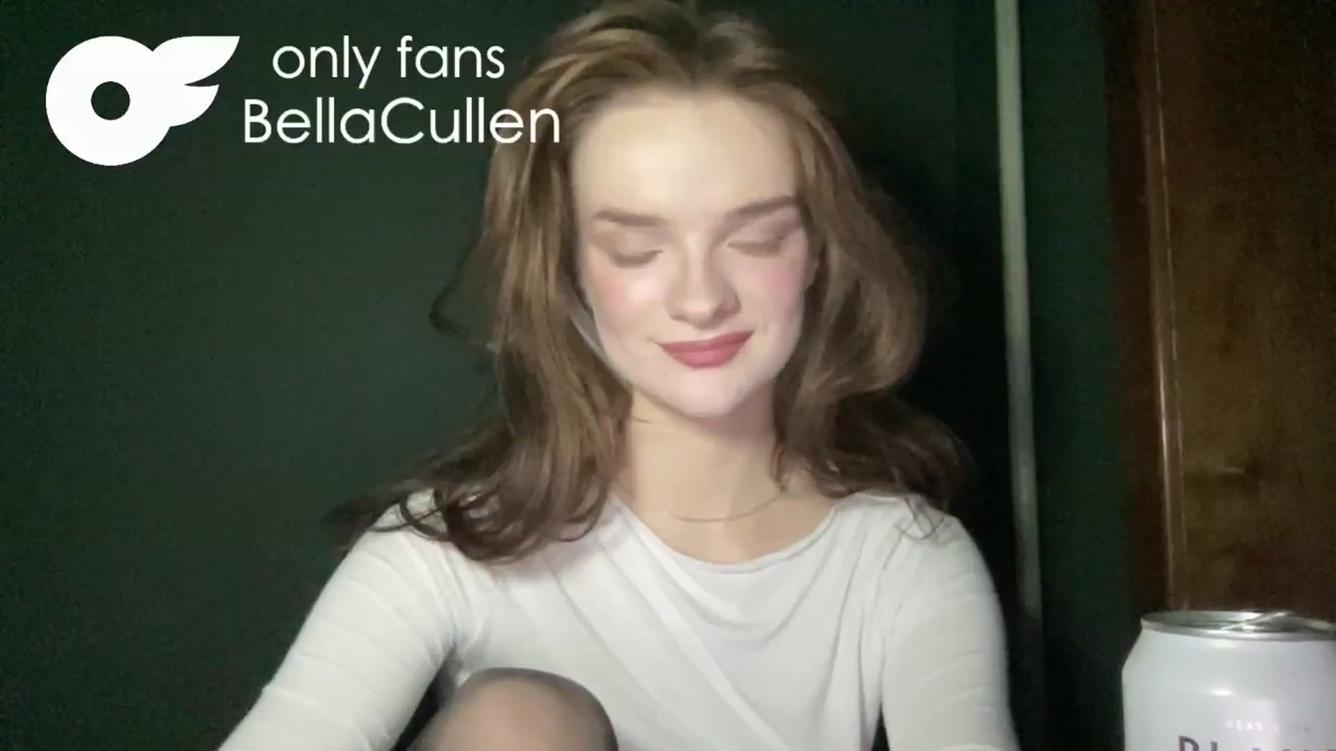 Gallery image thumbnail from Bella__Cullen's myfreecams stream on, 05/25/2024, 20:18 image 4 of 20