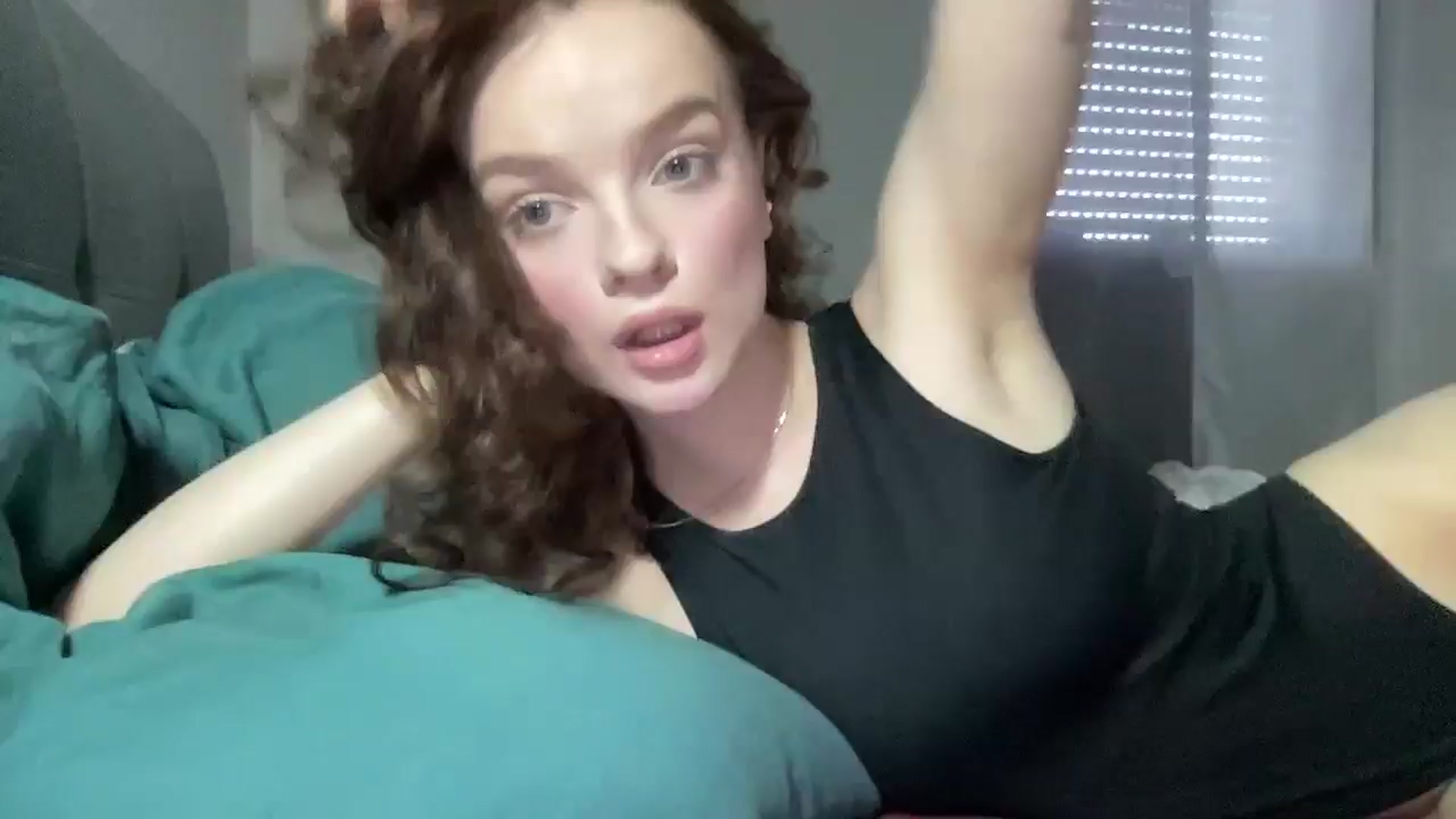 Gallery image thumbnail from Bella__Cullen's myfreecams stream on, 07/18/2024, 08:32 image 19 of 20