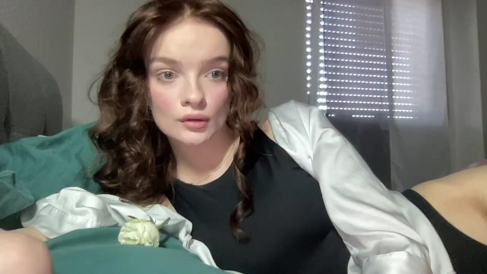 Gallery image thumbnail from Bella__Cullen's myfreecams stream on, 07/18/2024, 08:32 image 2 of 20