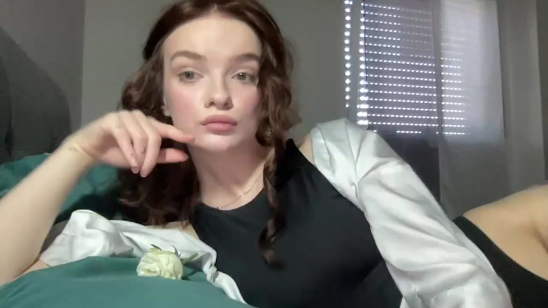 Gallery image thumbnail from Bella__Cullen's myfreecams stream on, 07/18/2024, 08:32 image 3 of 20