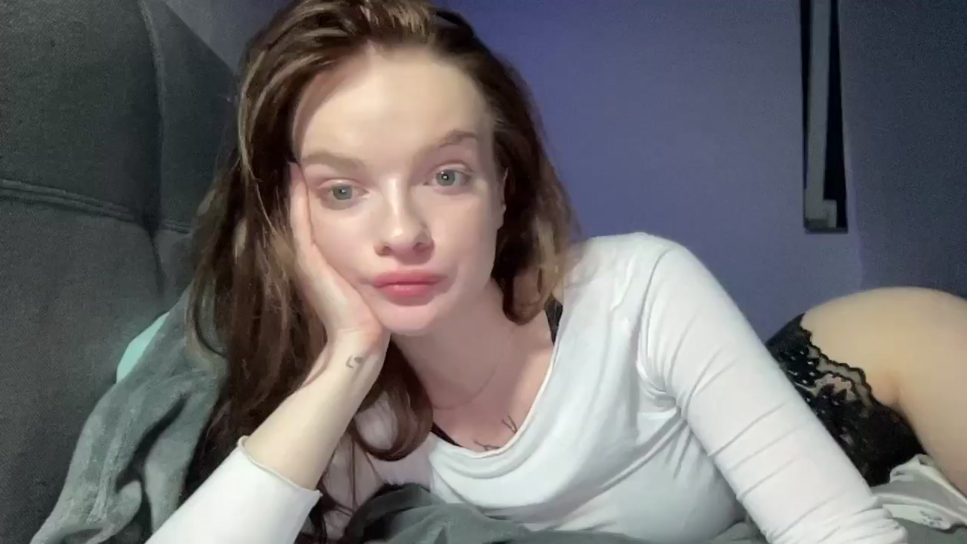Gallery image thumbnail from Bella__Cullen's myfreecams stream on, 07/23/2024, 01:56 image 17 of 20