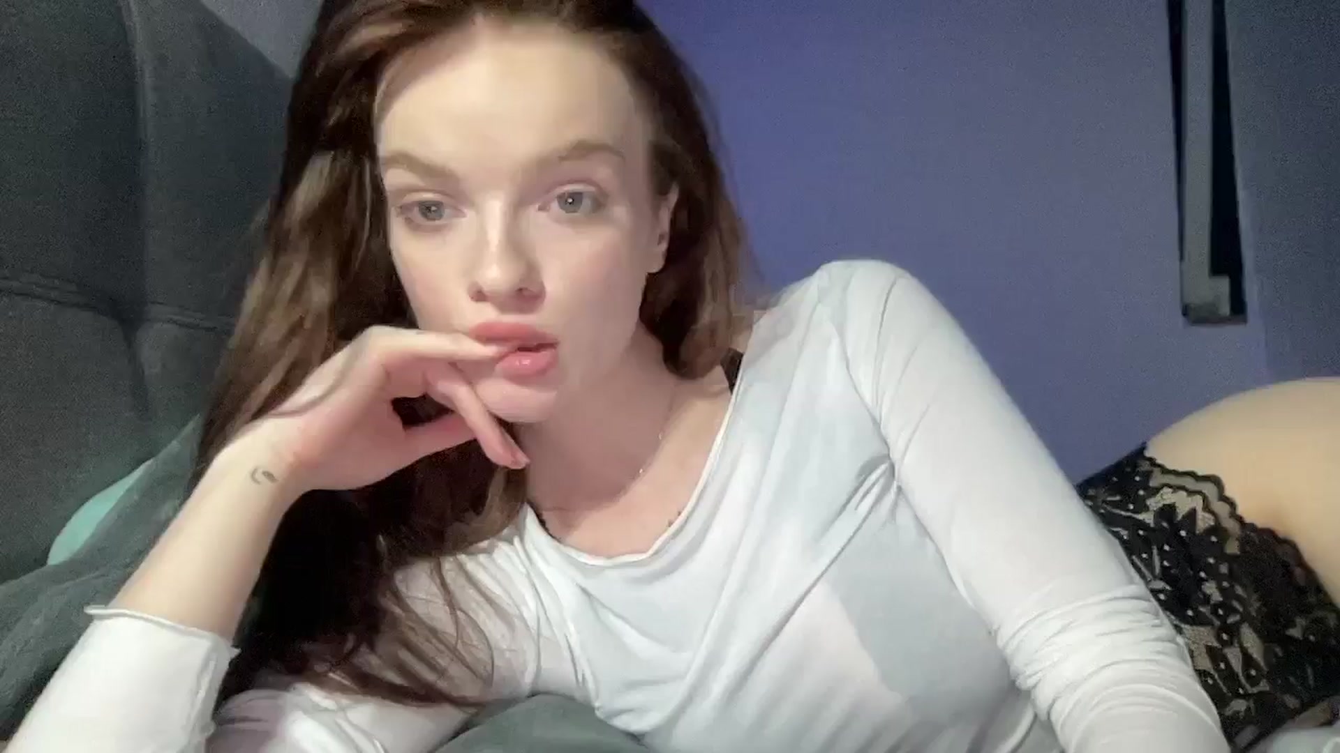 Gallery image thumbnail from Bella__Cullen's myfreecams stream on, 07/23/2024, 01:56 image 3 of 20