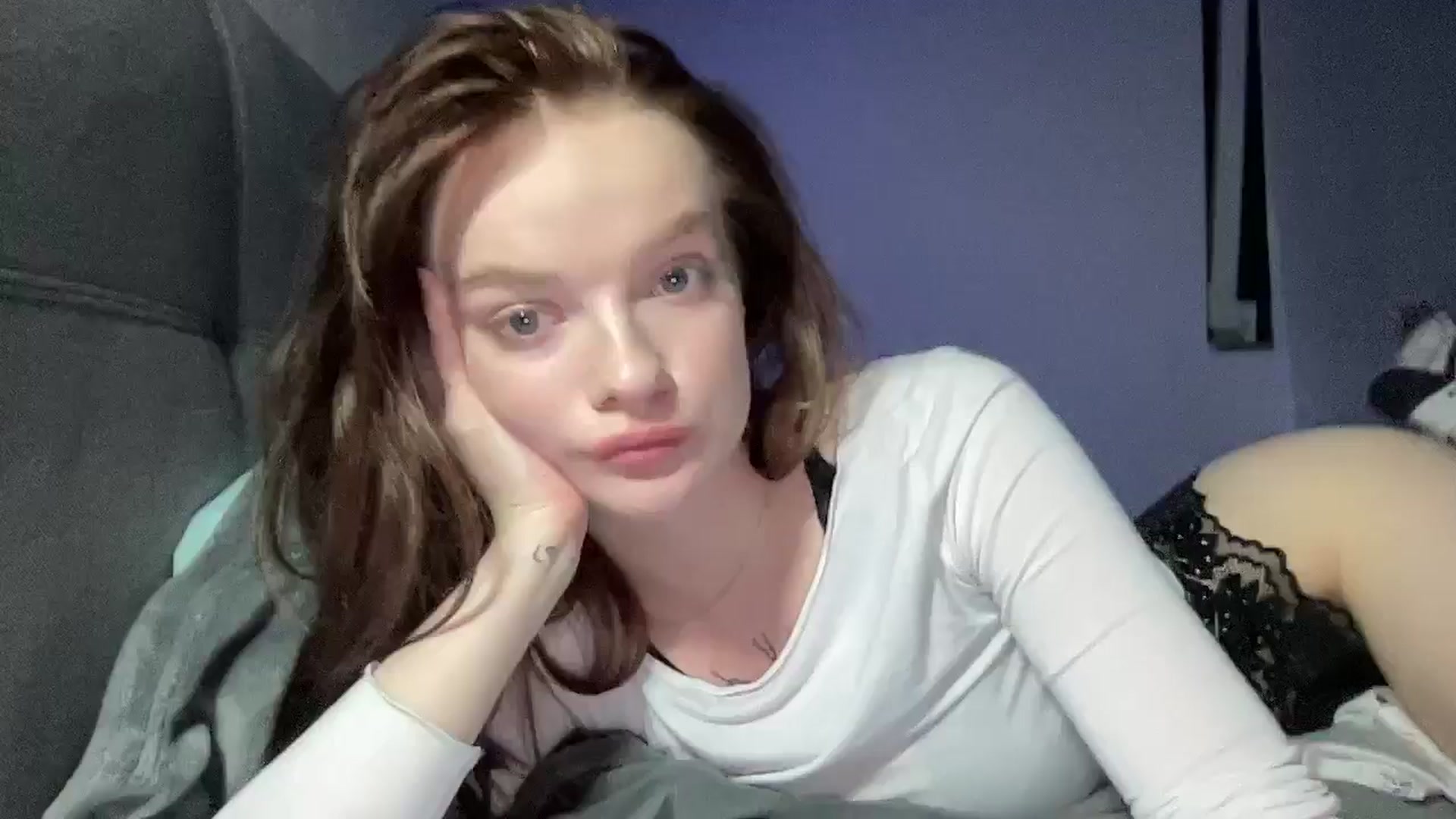 Gallery image thumbnail from Bella__Cullen's myfreecams stream on, 07/23/2024, 01:56 image 15 of 20