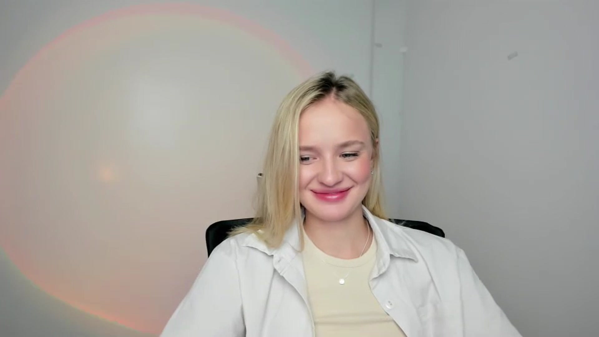 Gallery image thumbnail from Bella_amorere's myfreecams stream on, 08/09/2024, 12:23 image 2 of 20