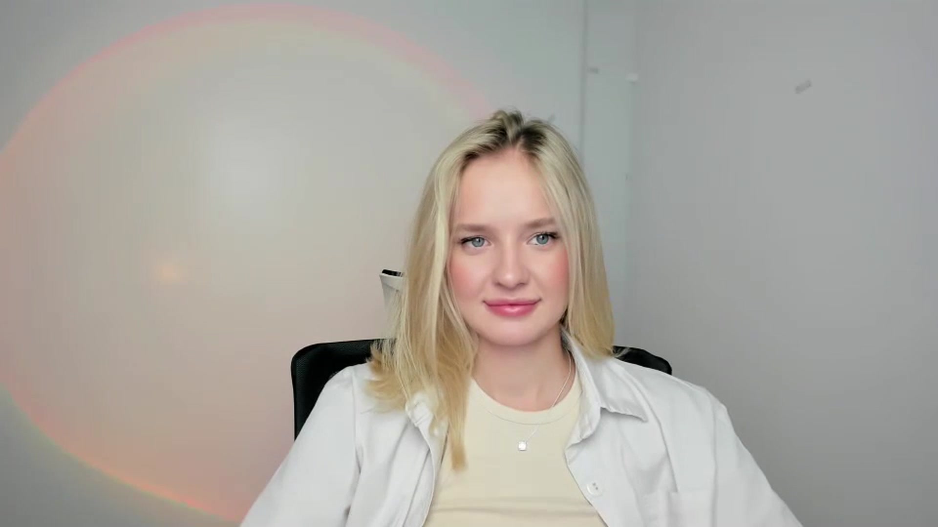 Gallery image thumbnail from Bella_amorere's myfreecams stream on, 08/09/2024, 12:23 image 11 of 20