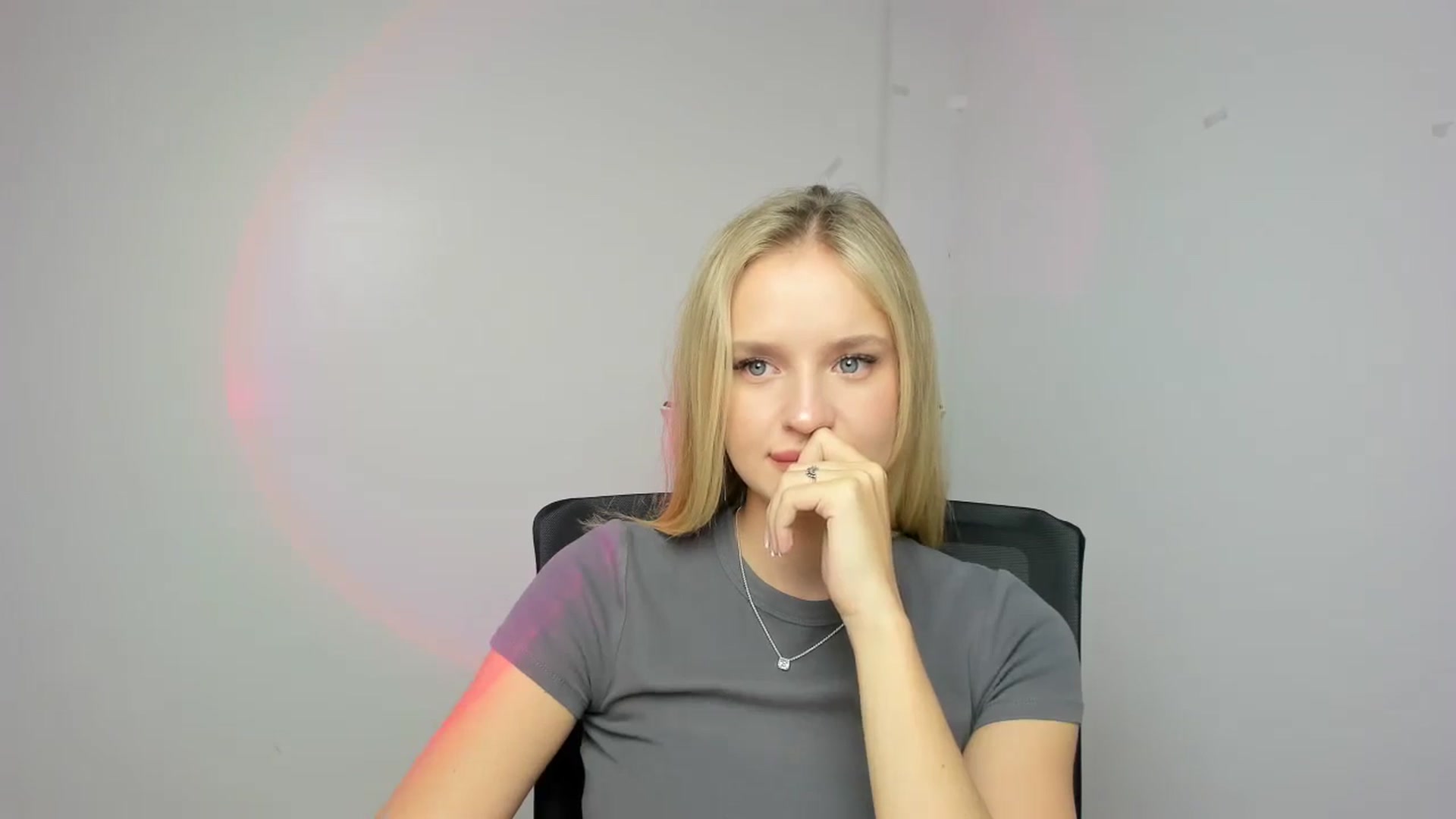 Gallery image thumbnail from Bella_amorere's myfreecams stream on, 08/17/2024, 18:46 image 9 of 20