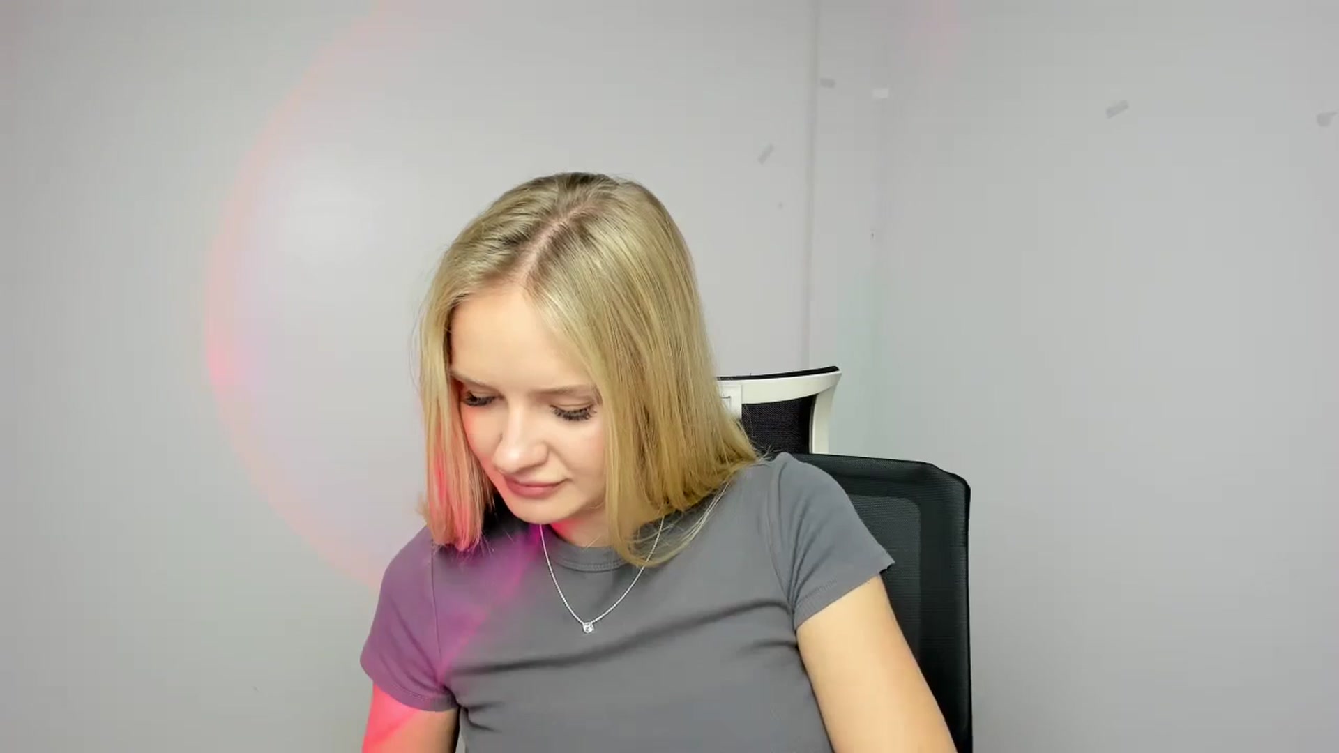 Gallery image thumbnail from Bella_amorere's myfreecams stream on, 08/17/2024, 18:46 image 8 of 20