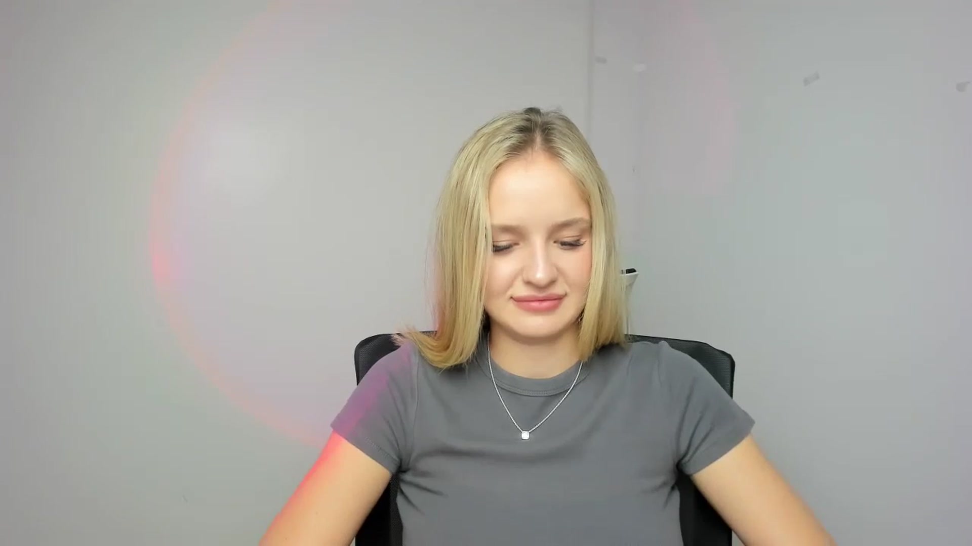 Gallery image thumbnail from Bella_amorere's myfreecams stream on, 08/17/2024, 18:46 image 10 of 20