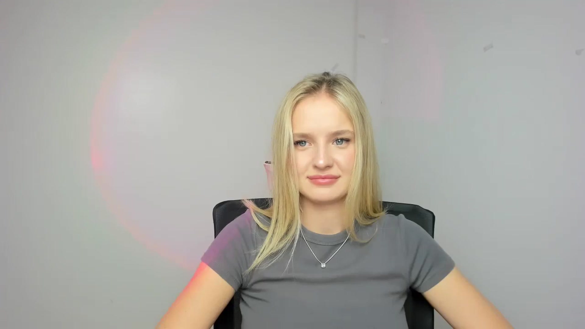 Gallery image thumbnail from Bella_amorere's myfreecams stream on, 08/17/2024, 18:46 image 5 of 20