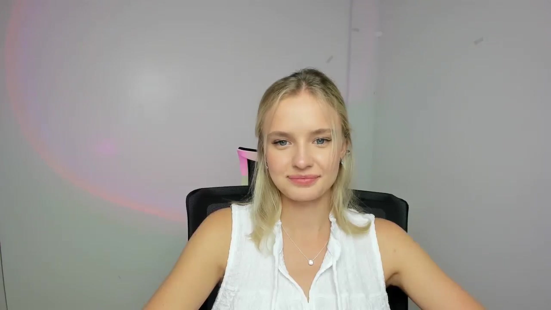 Gallery image thumbnail from Bella_amorere's myfreecams stream on, 08/24/2024, 13:01 image 11 of 20