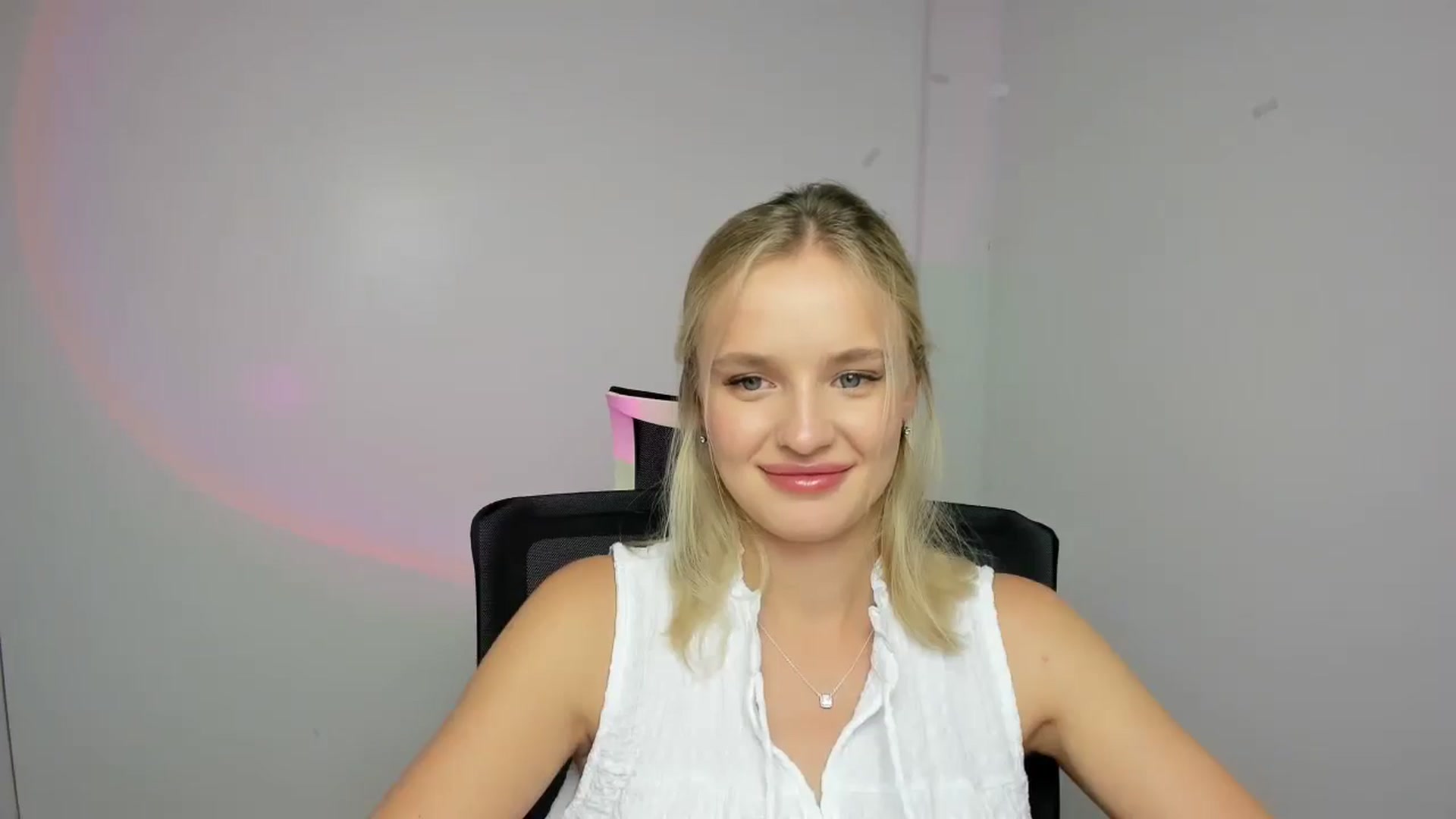 Gallery image thumbnail from Bella_amorere's myfreecams stream on, 08/24/2024, 13:01 image 16 of 20