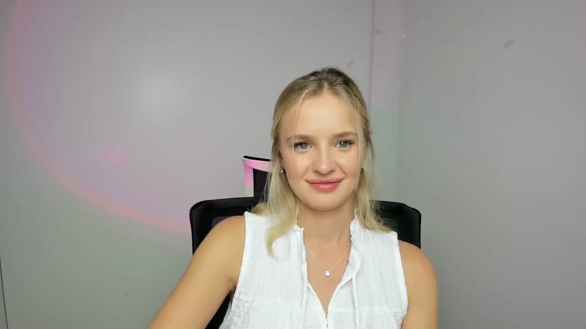 Gallery image thumbnail from Bella_amorere's myfreecams stream on, 08/24/2024, 13:01 image 8 of 20