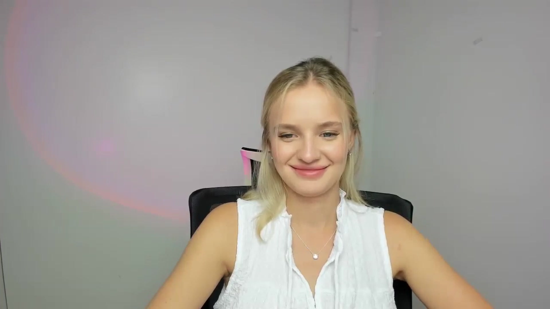 Gallery image thumbnail from Bella_amorere's myfreecams stream on, 08/24/2024, 13:01 image 4 of 20