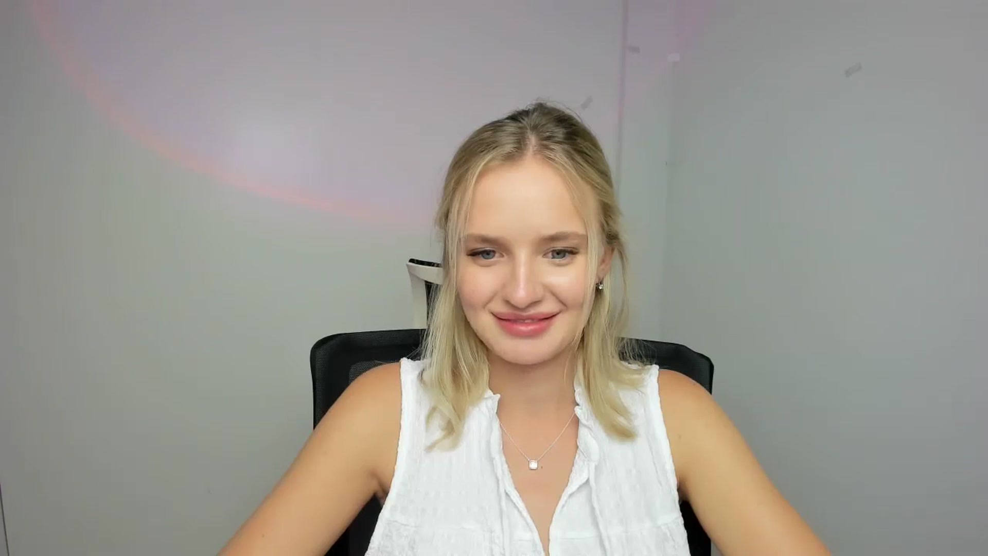 Gallery image thumbnail from Bella_amorere's myfreecams stream on, 08/24/2024, 16:22 image 4 of 20
