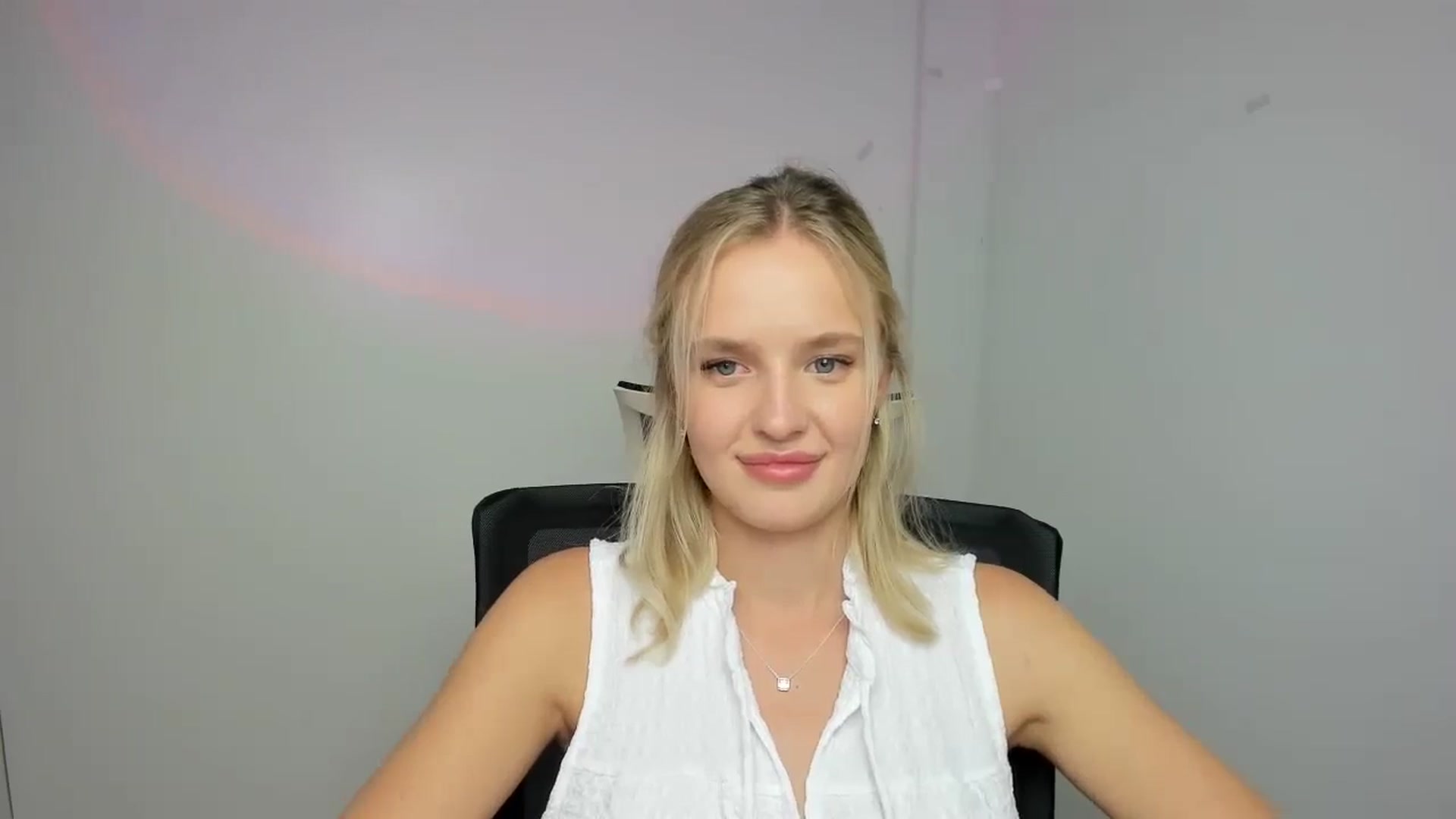 Gallery image thumbnail from Bella_amorere's myfreecams stream on, 08/24/2024, 16:22 image 8 of 20