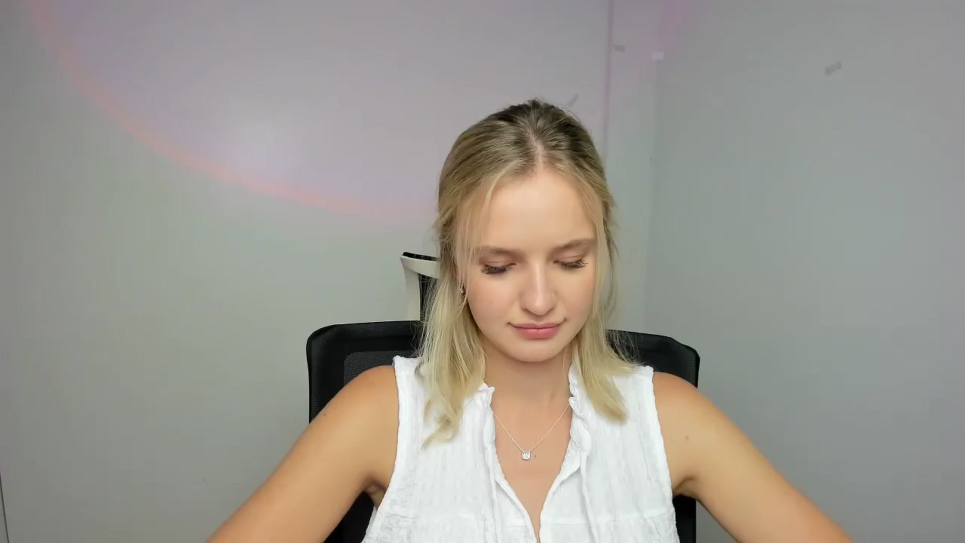 Gallery image thumbnail from Bella_amorere's myfreecams stream on, 08/24/2024, 16:22 image 2 of 20