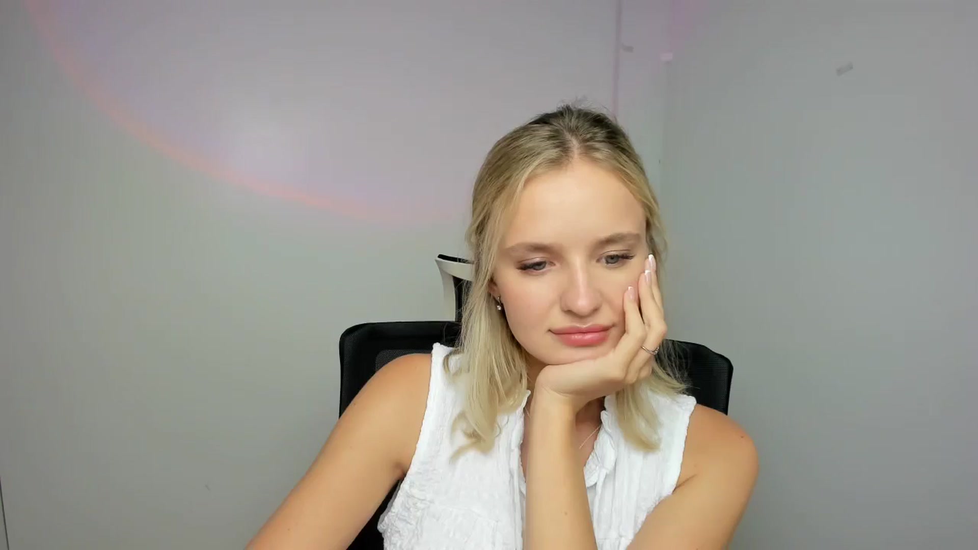 Gallery image thumbnail from Bella_amorere's myfreecams stream on, 08/24/2024, 16:22 image 17 of 20