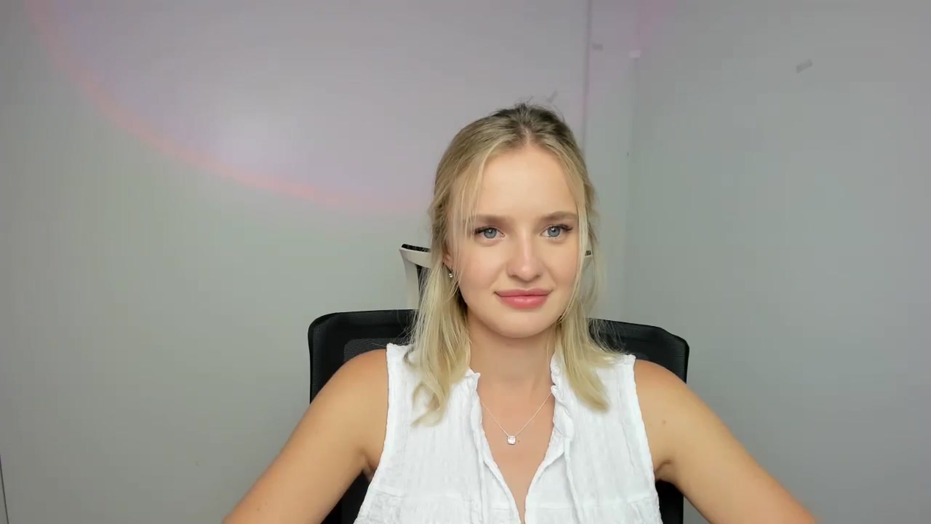 Gallery image thumbnail from Bella_amorere's myfreecams stream on, 08/24/2024, 16:22 image 5 of 20